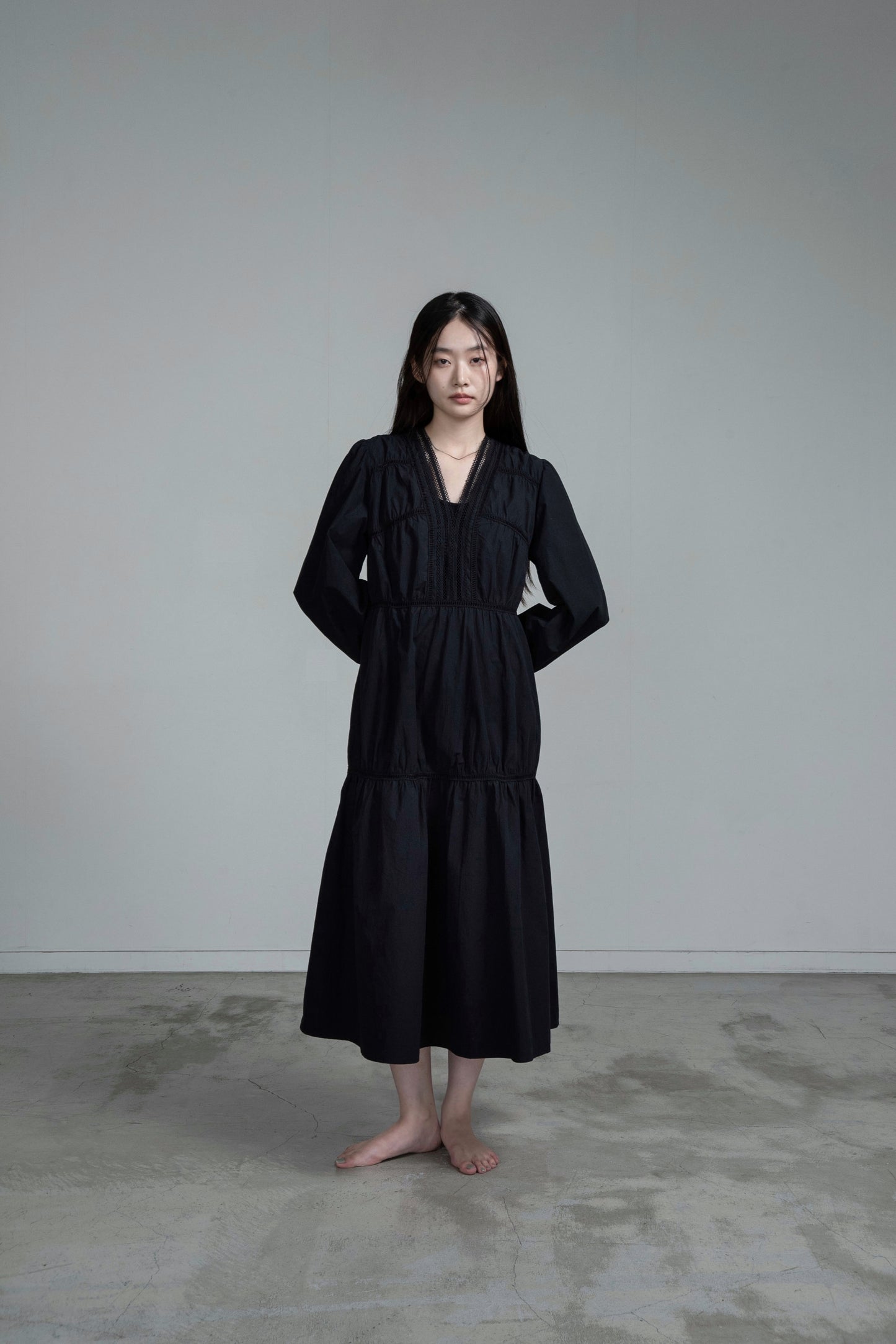 v neck lace tiered dress