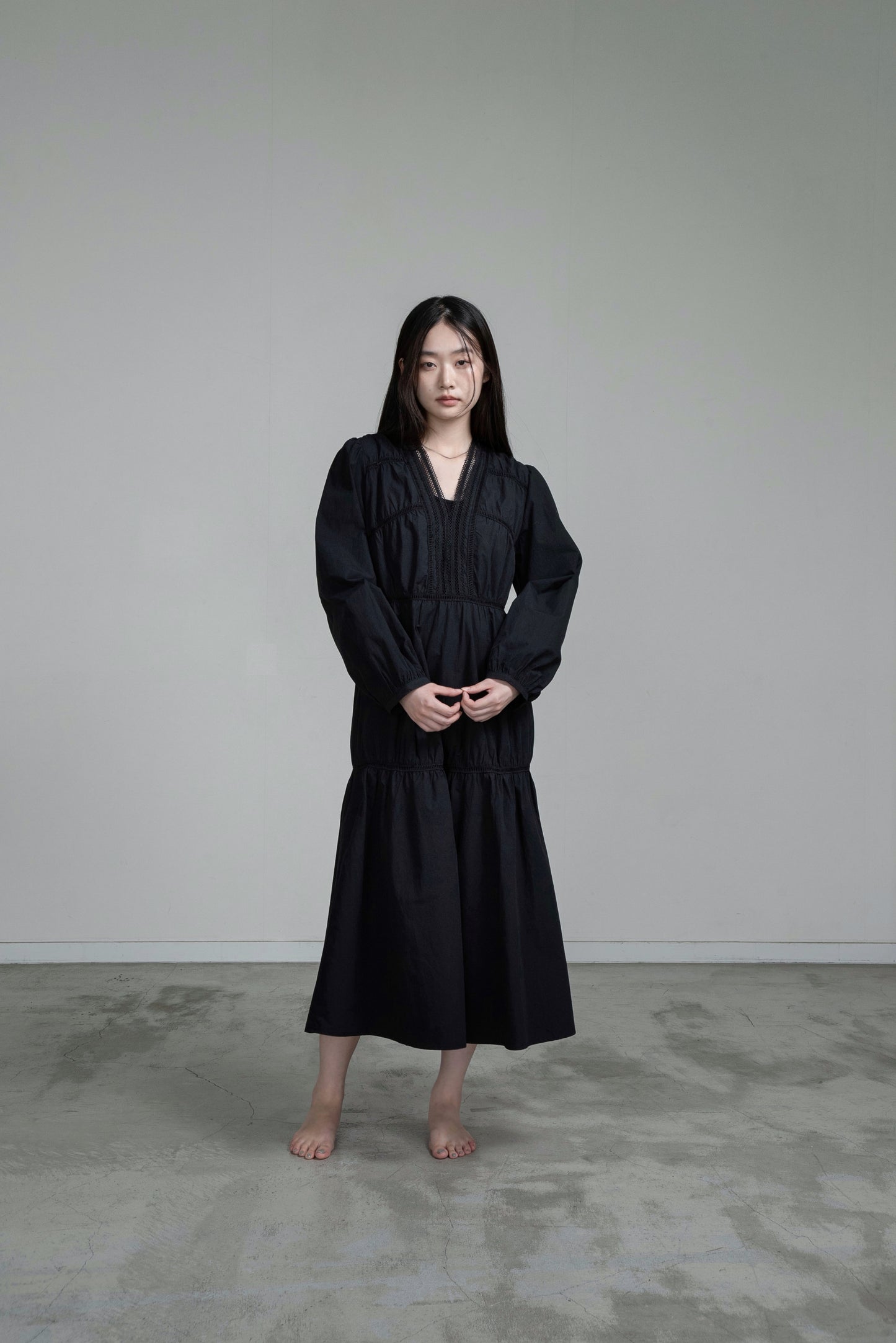 v neck lace tiered dress