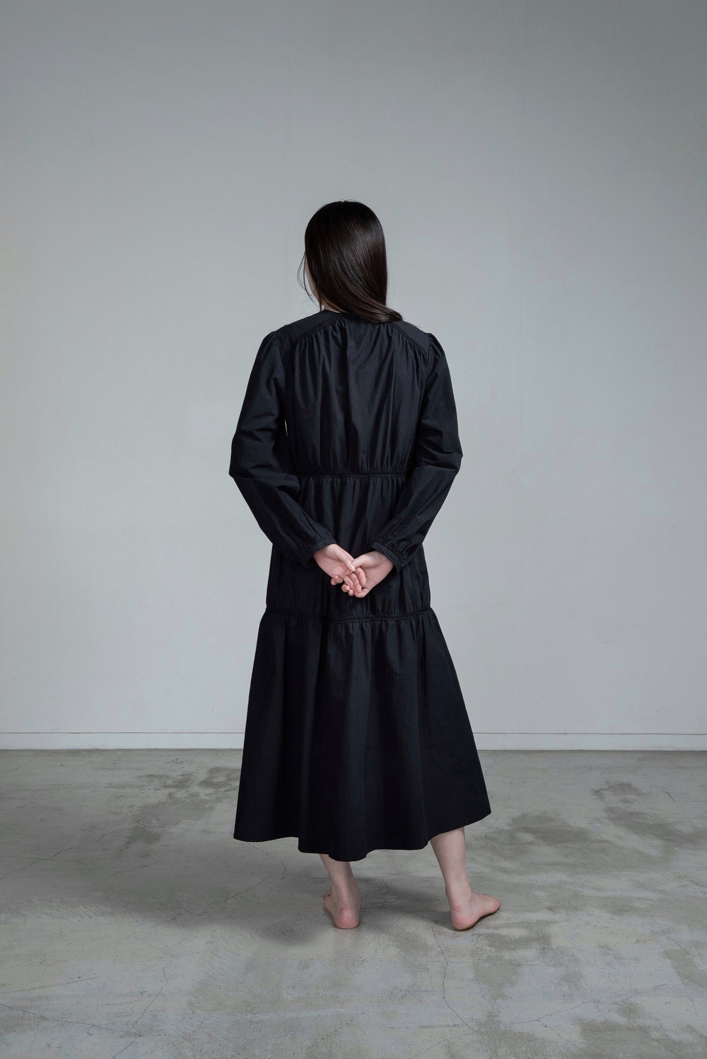 v neck lace tiered dress