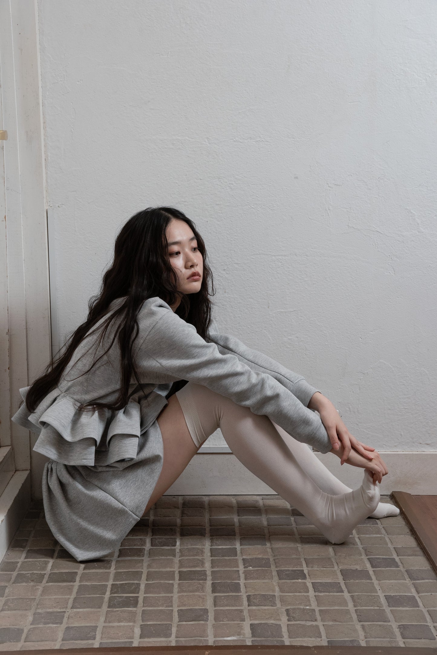 frill hem bonding sweat