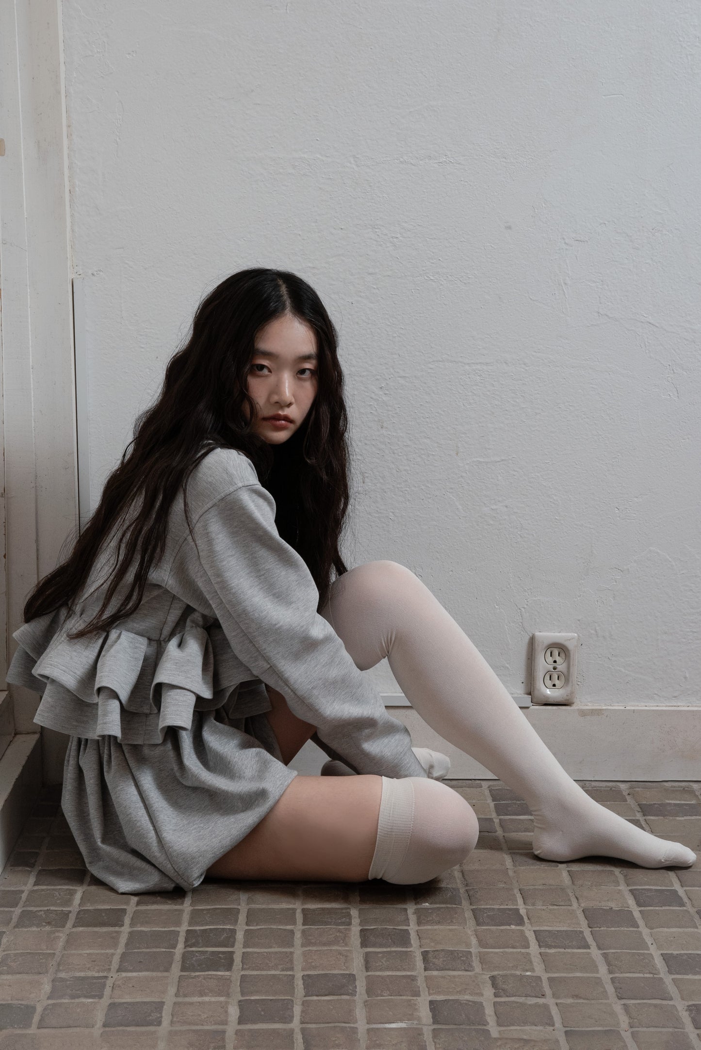 frill hem bonding sweat