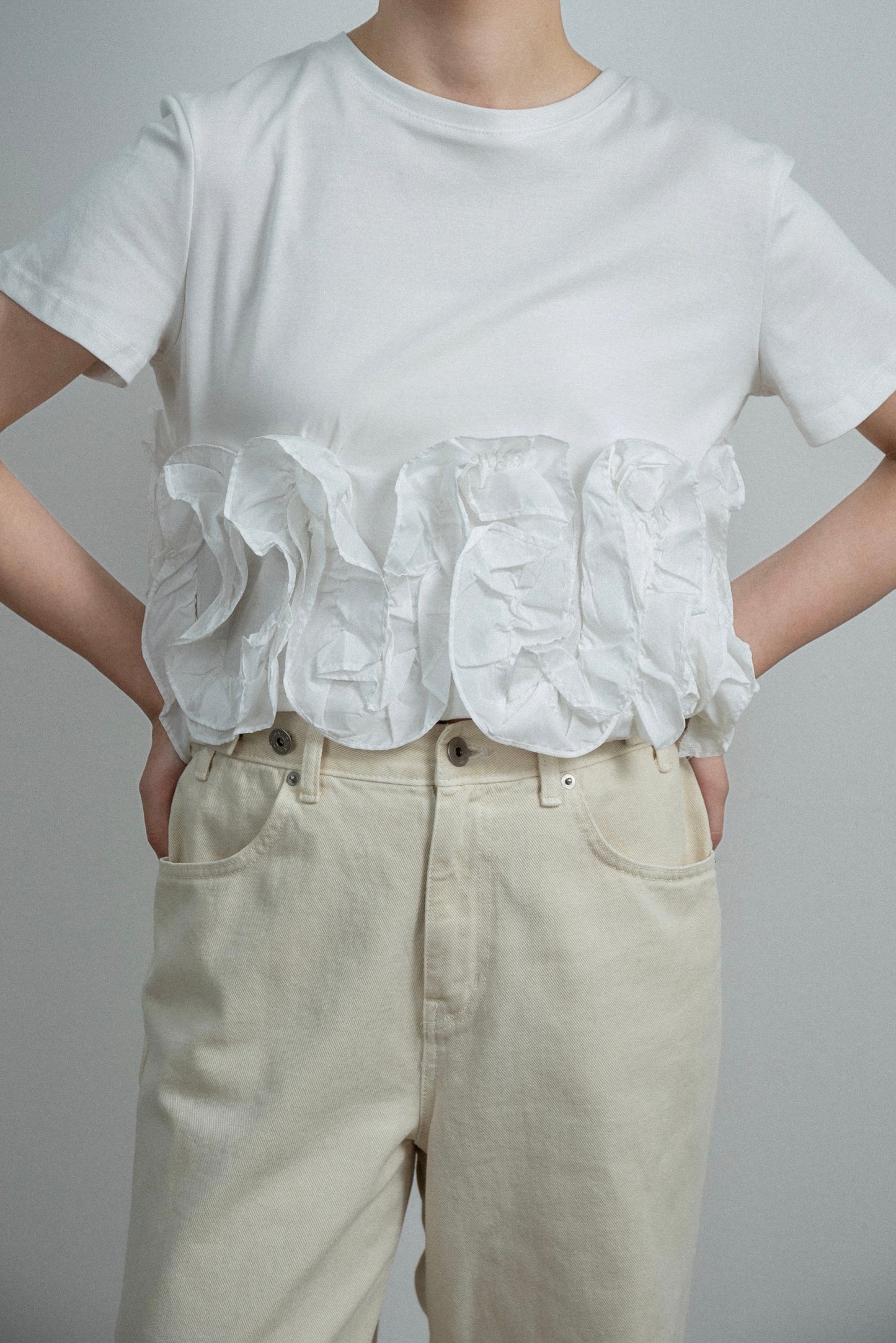wavy frill round neck t