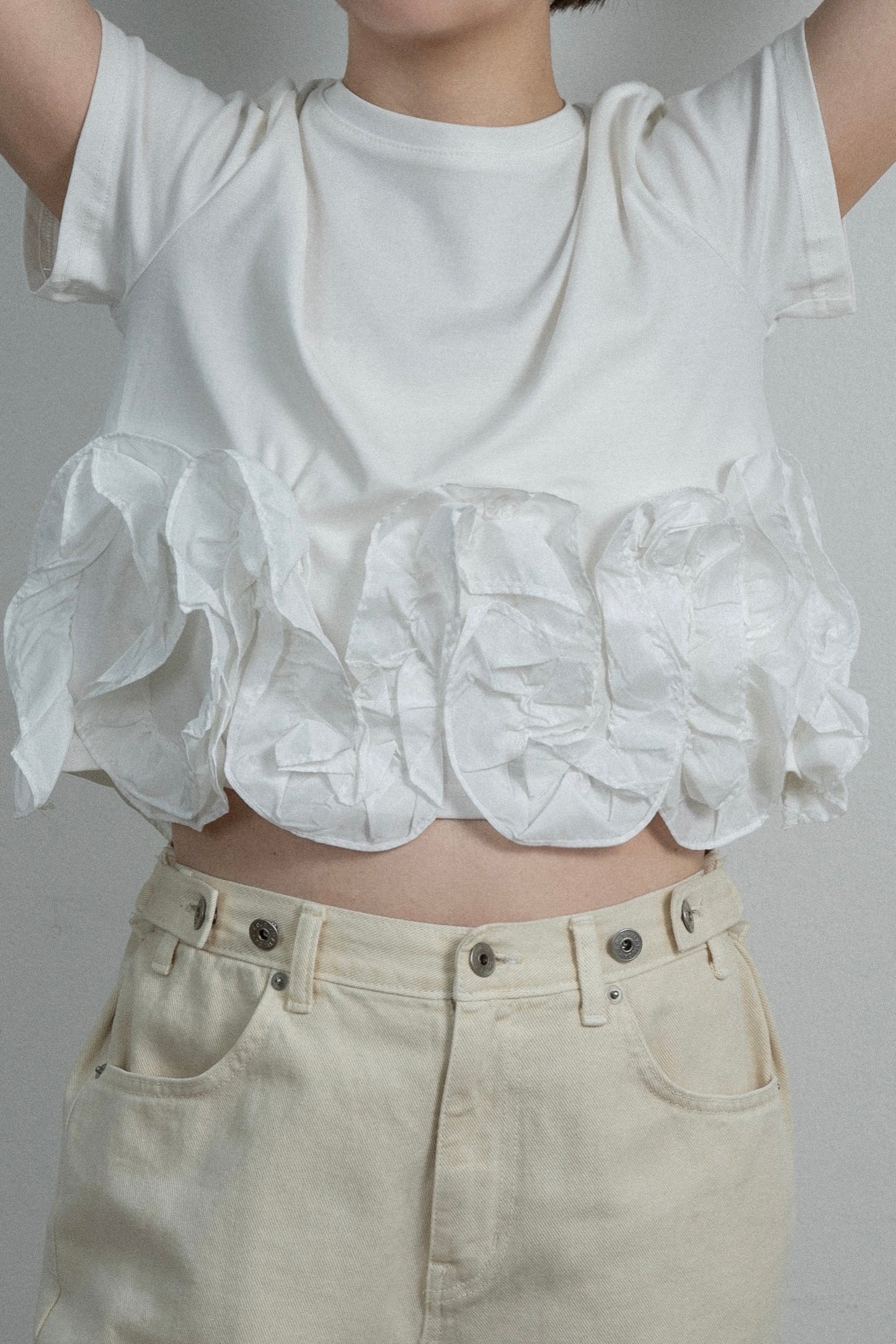 wavy frill round neck t