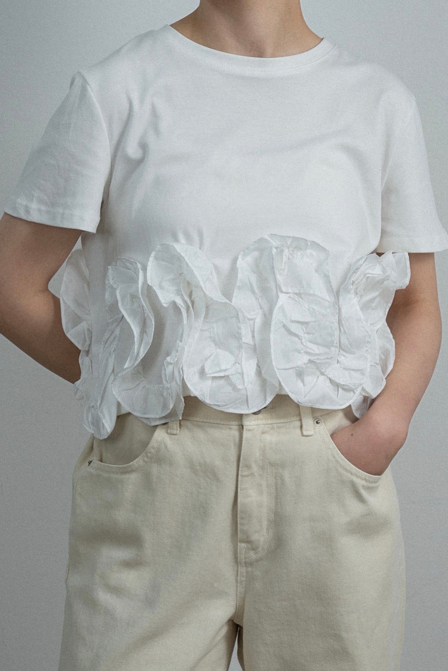 wavy frill round neck t