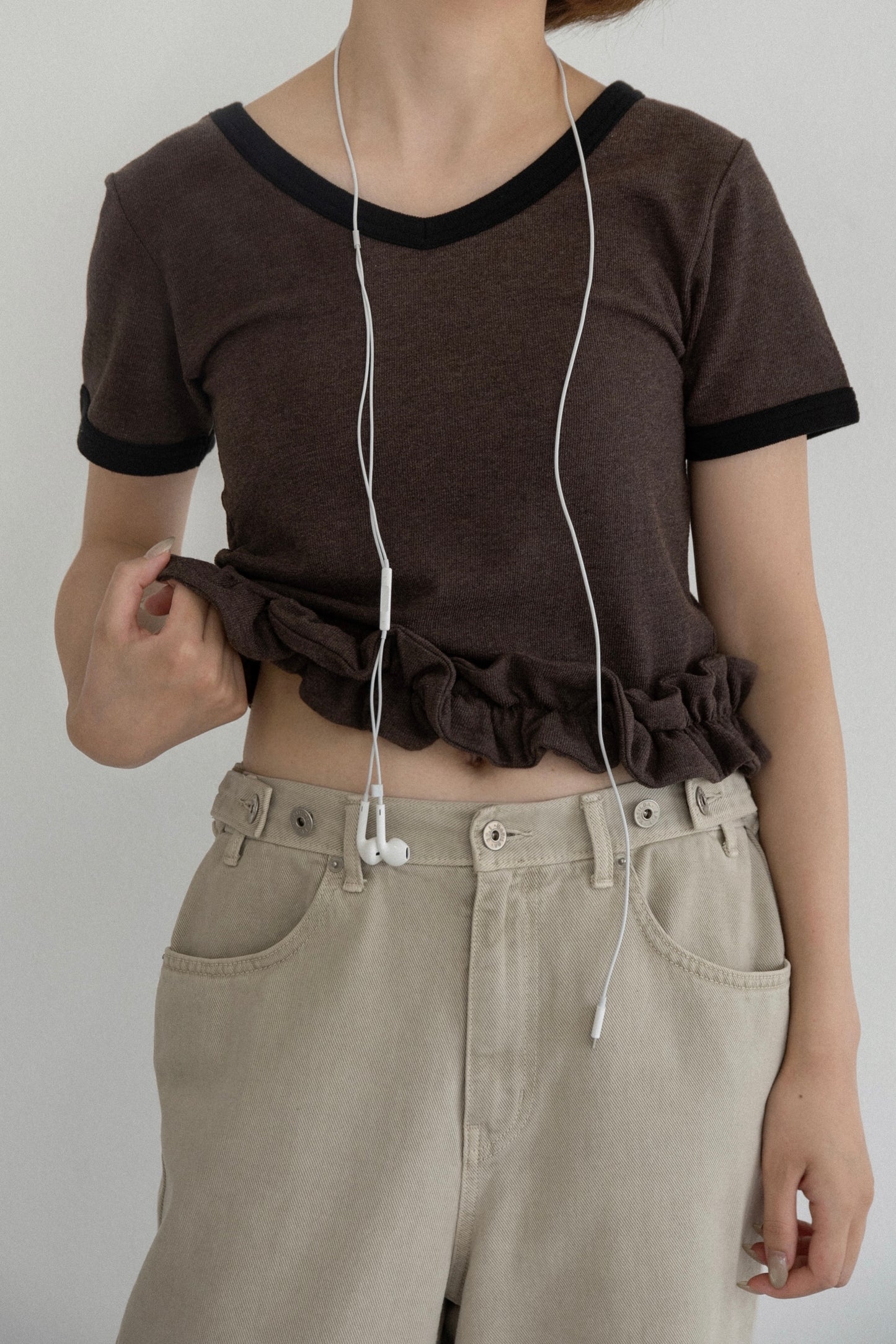 bicolor hem ruffle v tops