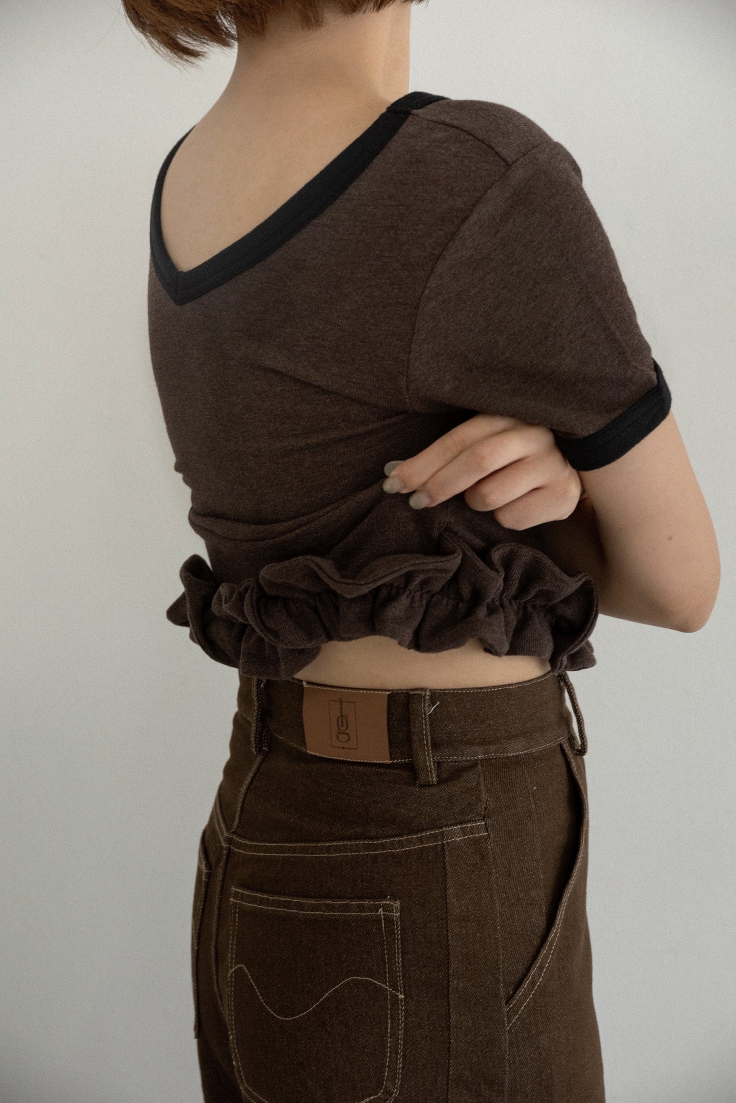 bicolor hem ruffle v tops