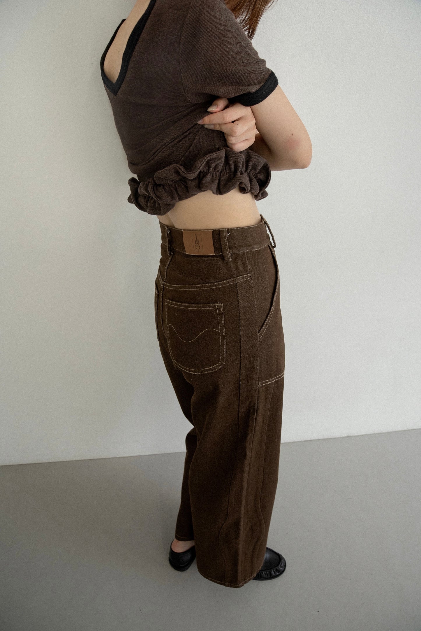 bicolor hem ruffle v tops