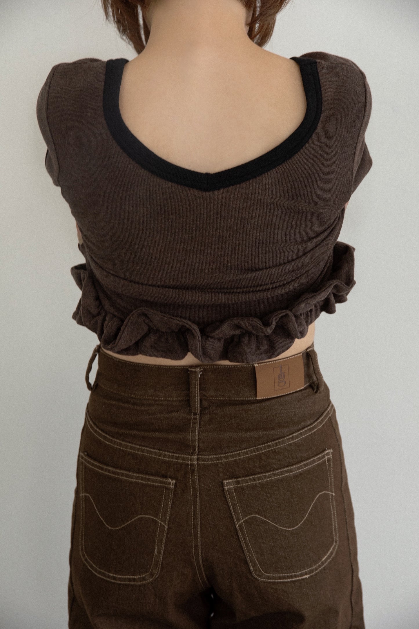 bicolor hem ruffle v tops