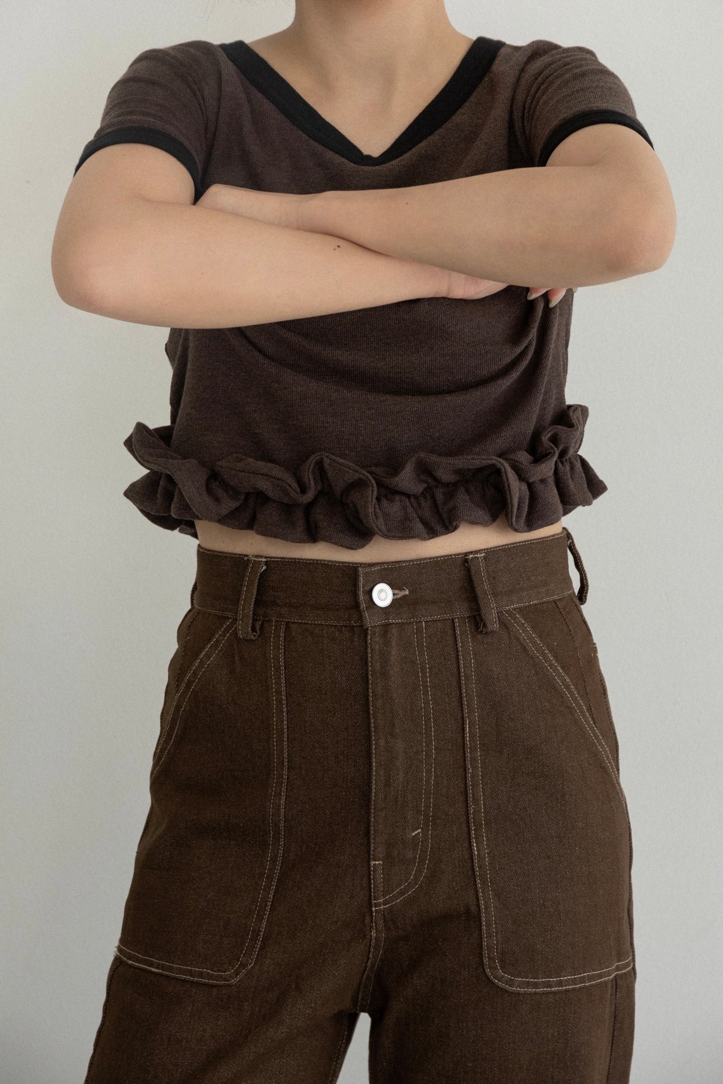 bicolor hem ruffle v tops