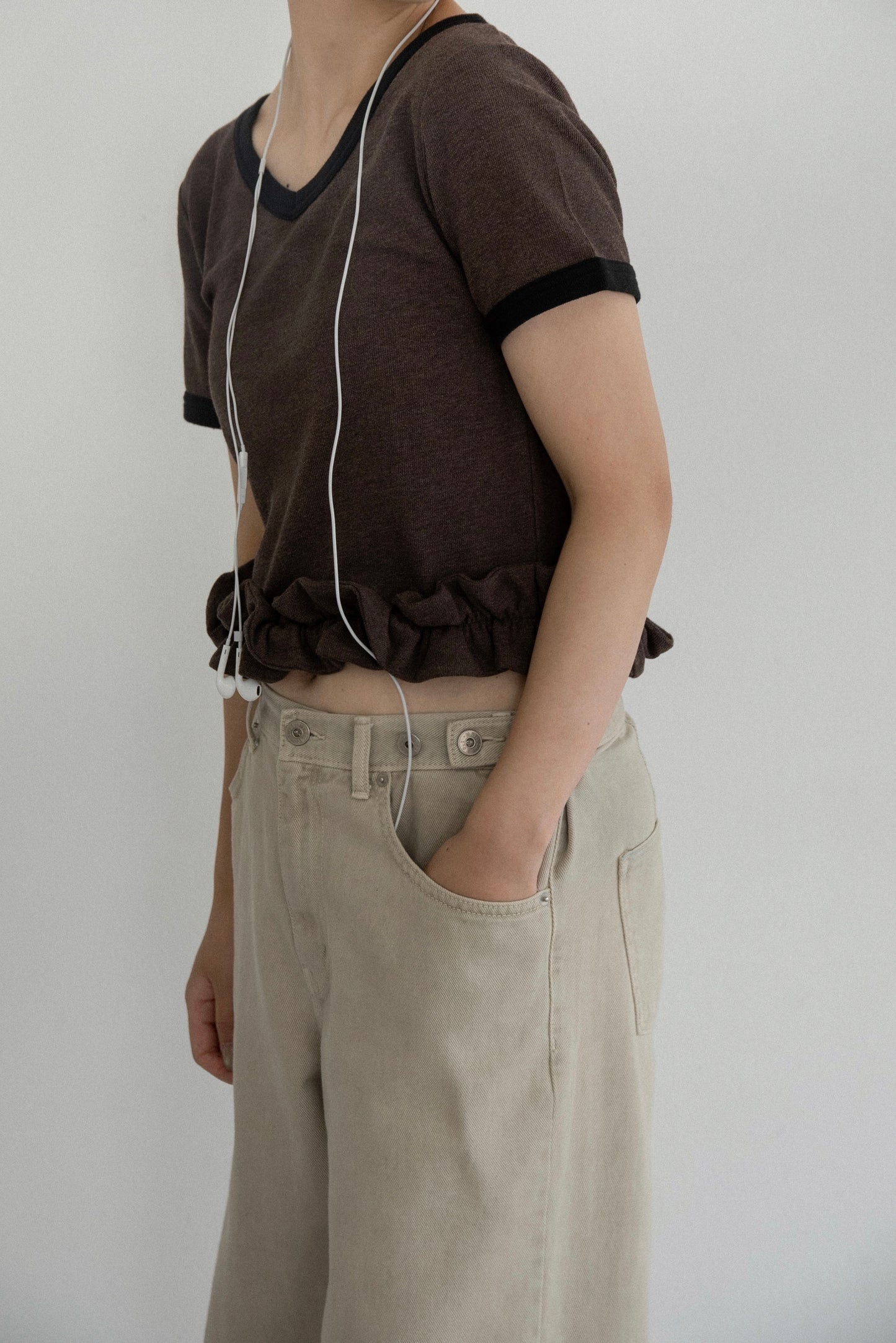 bicolor hem ruffle v tops