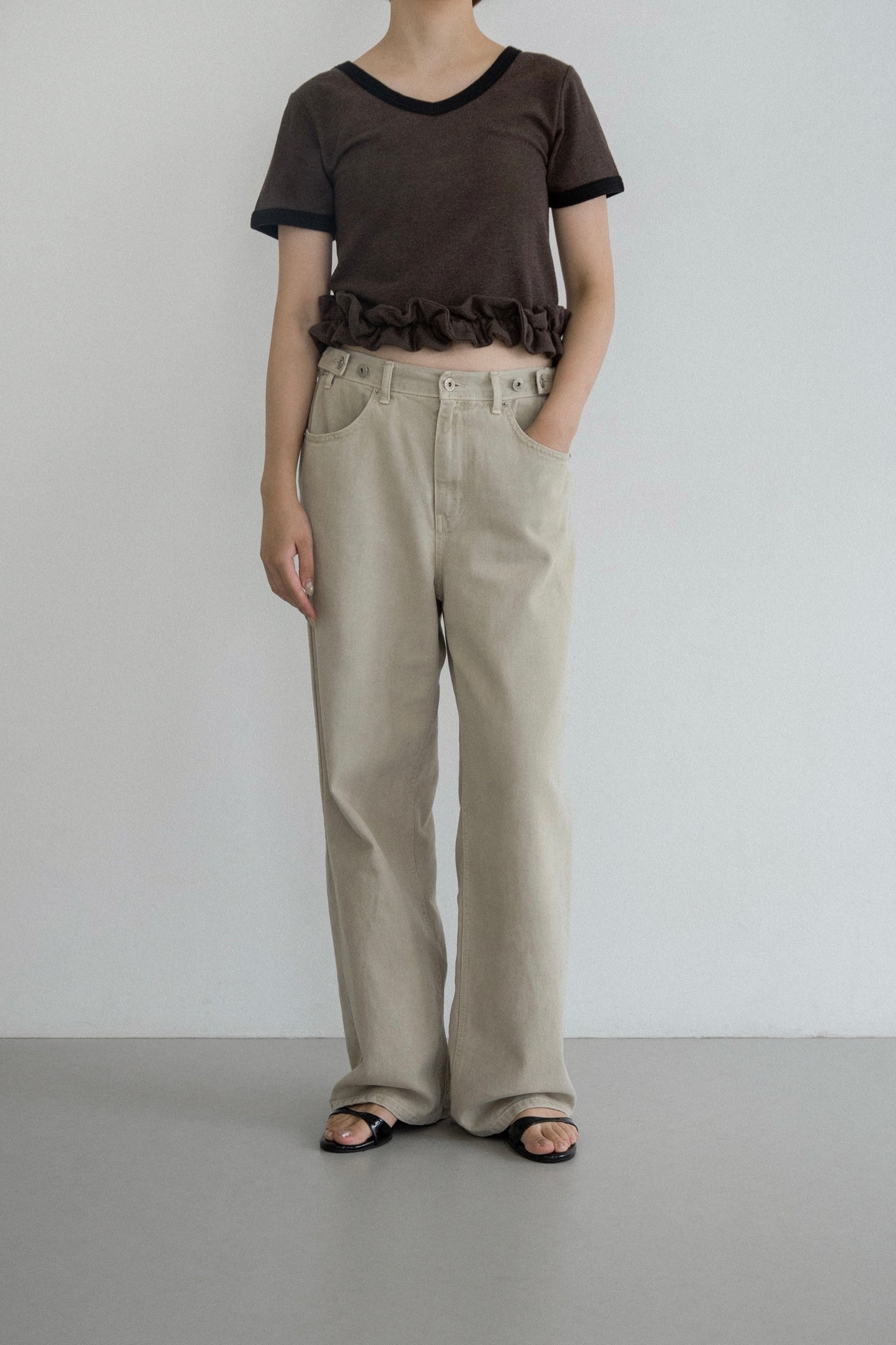 bicolor hem ruffle v tops