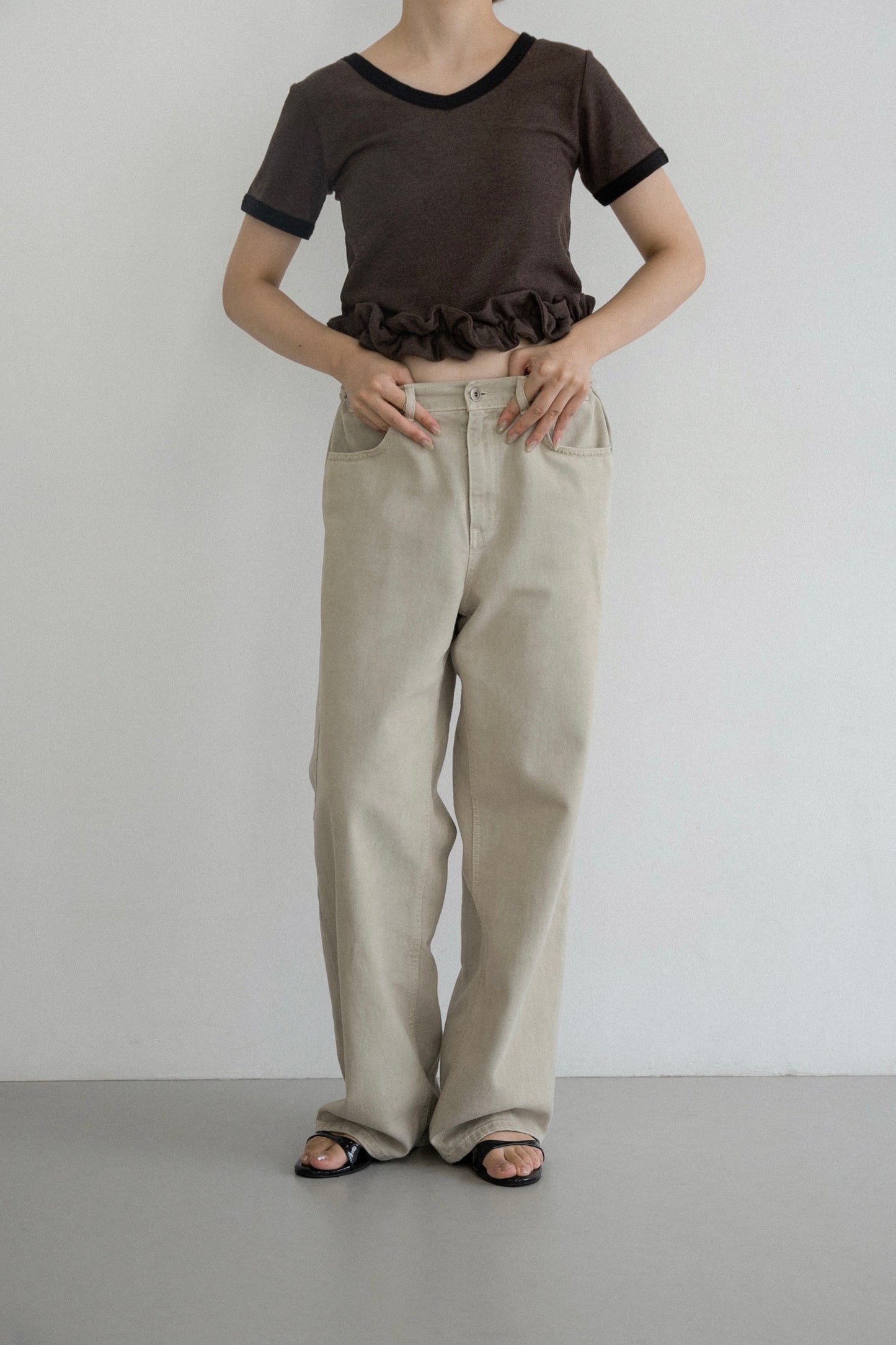 bicolor hem ruffle v tops