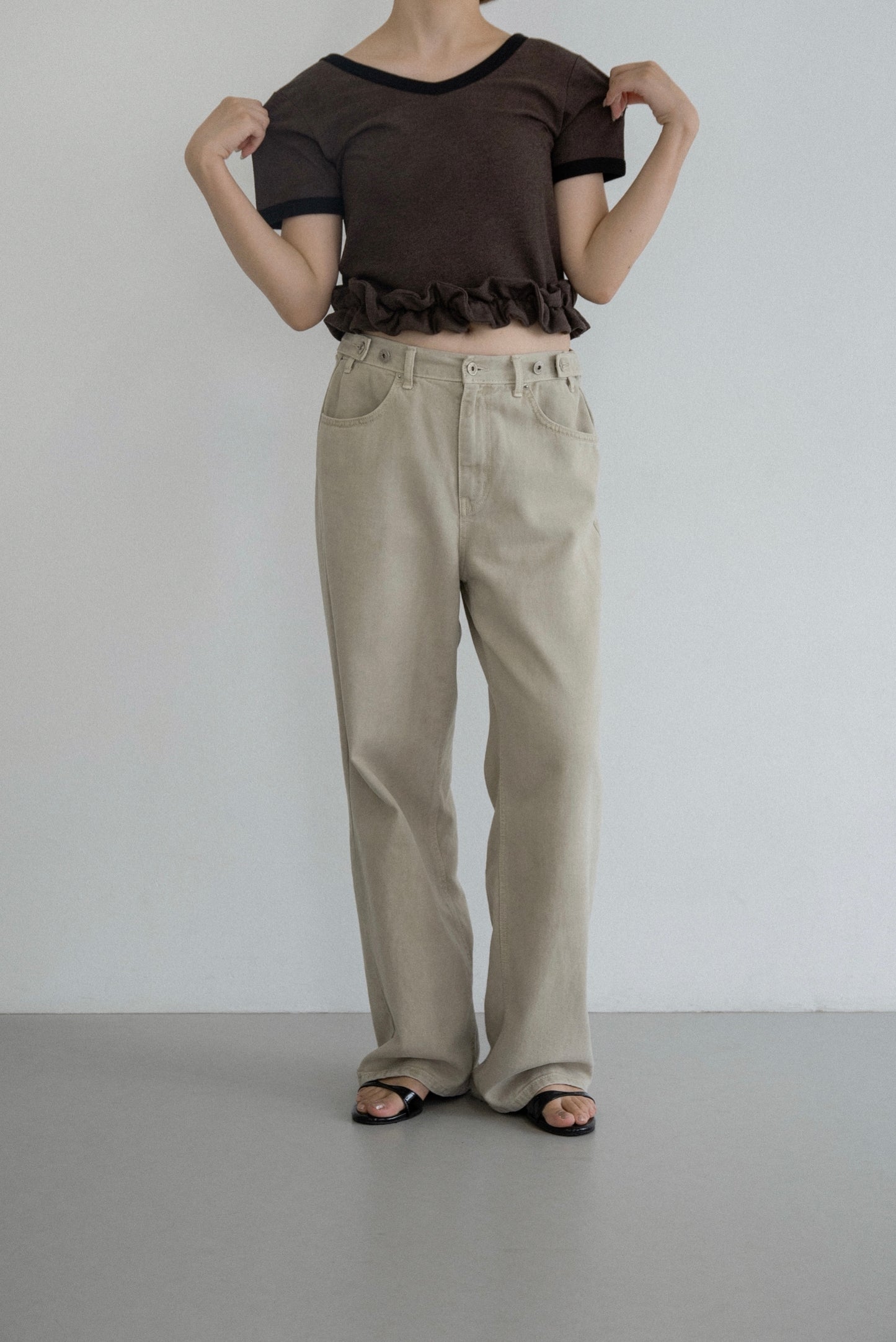 bicolor hem ruffle v tops