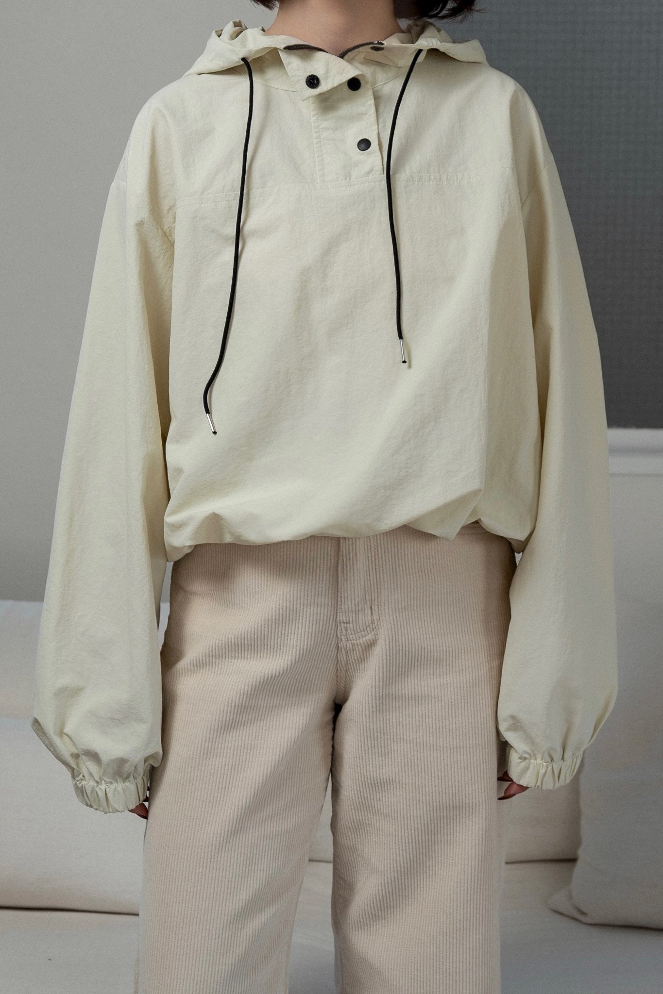 half button shaka hooded blouson