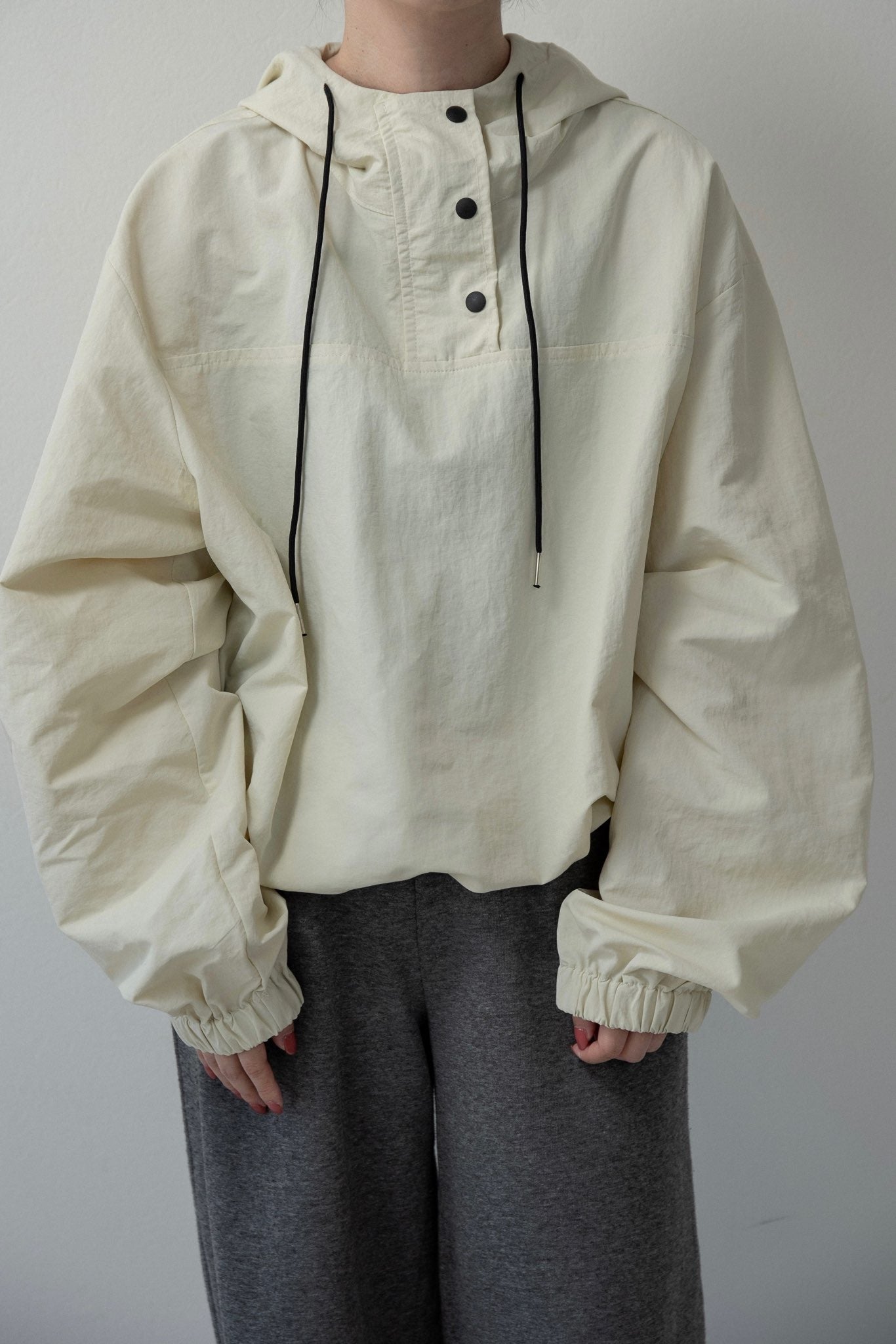 half button shaka hooded blouson