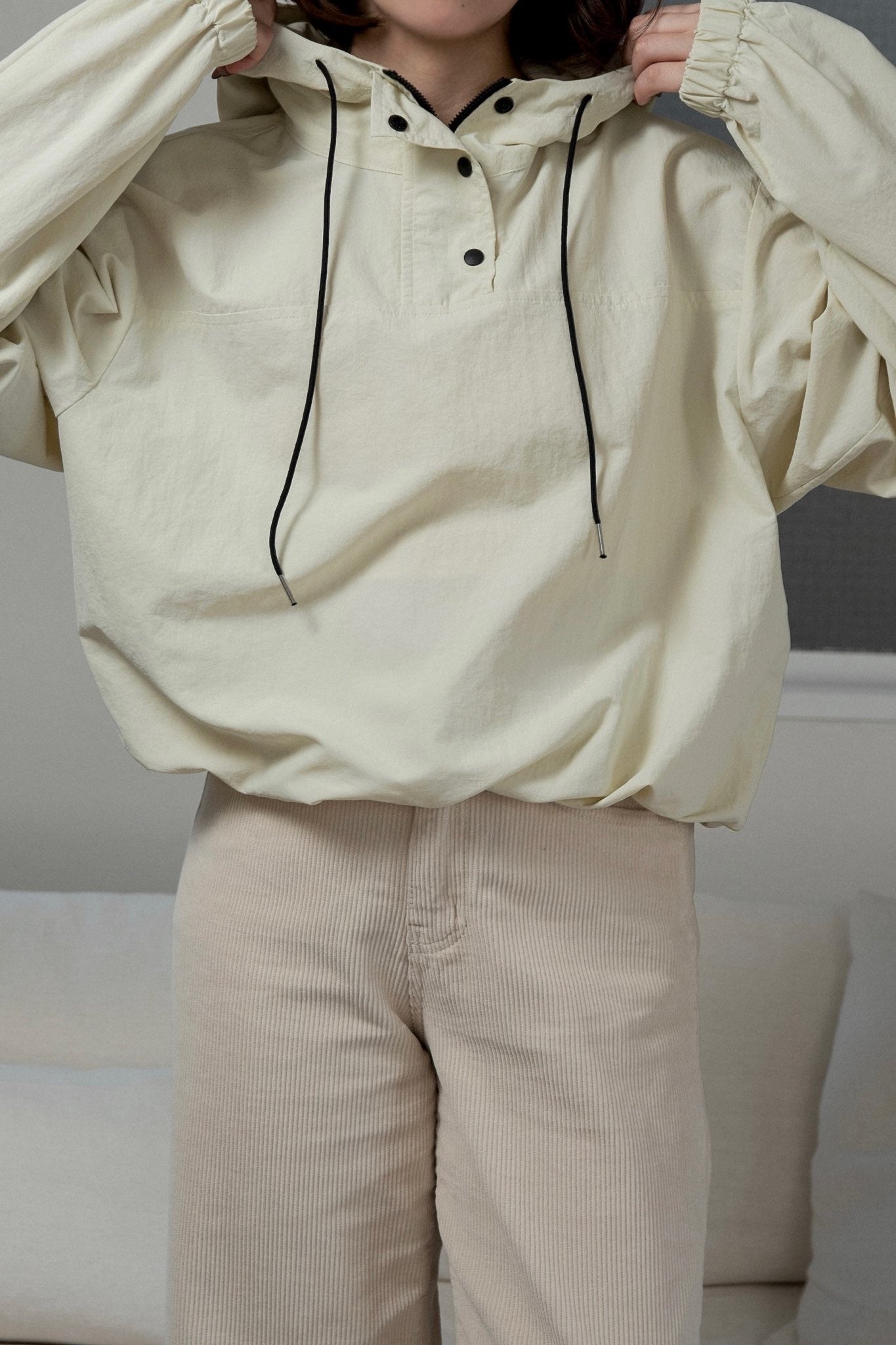 half button shaka hooded blouson