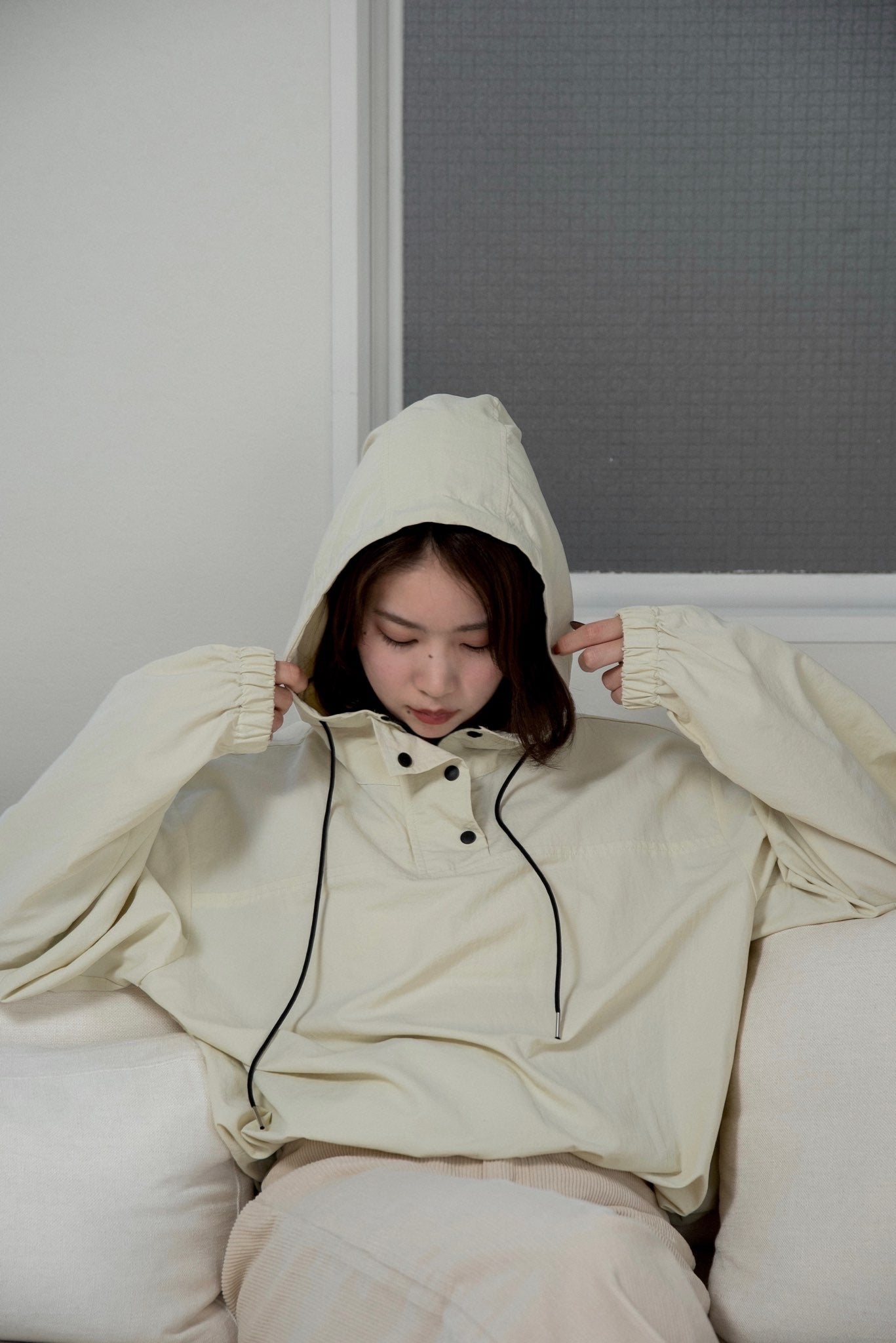 half button shaka hooded blouson