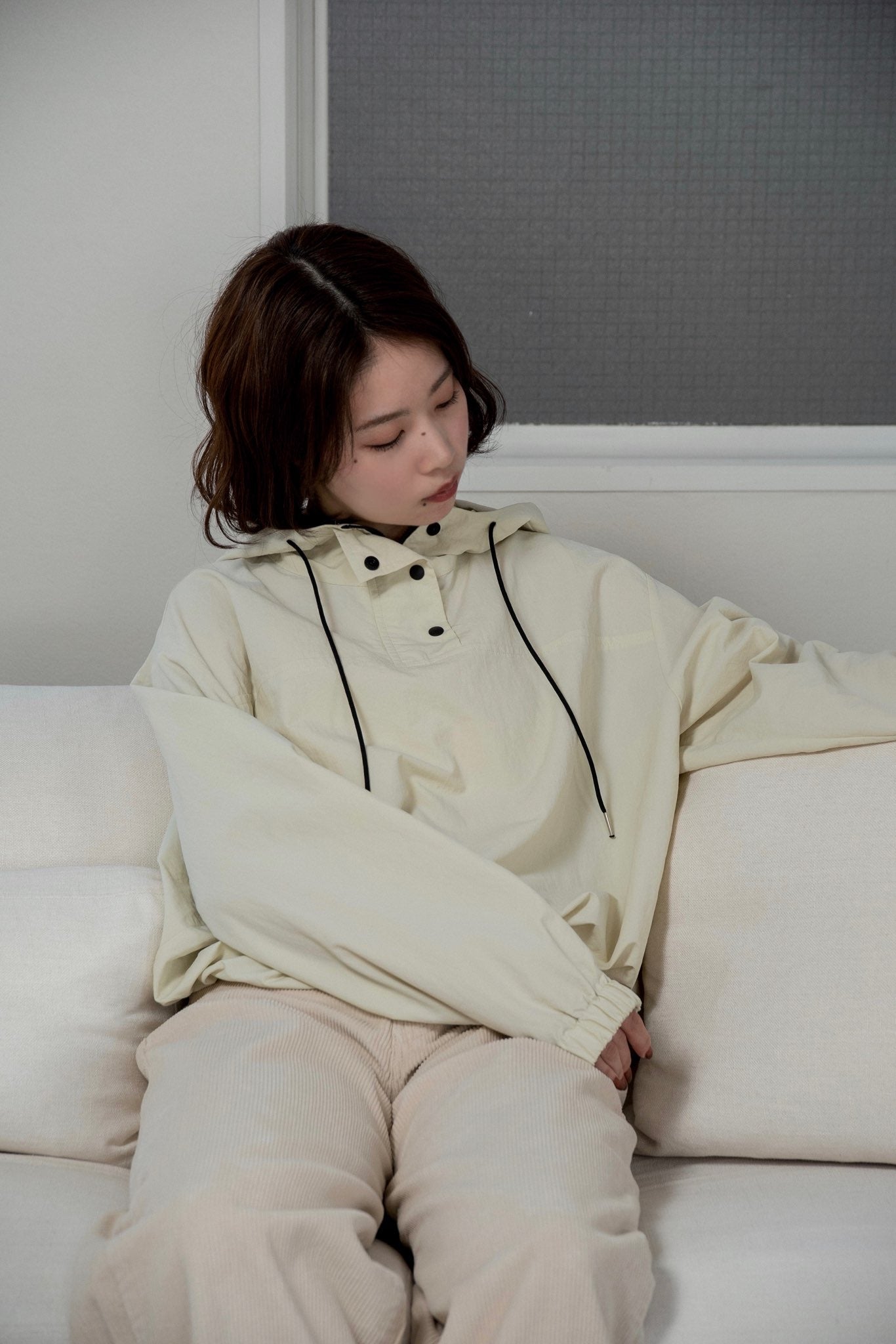 half button shaka hooded blouson