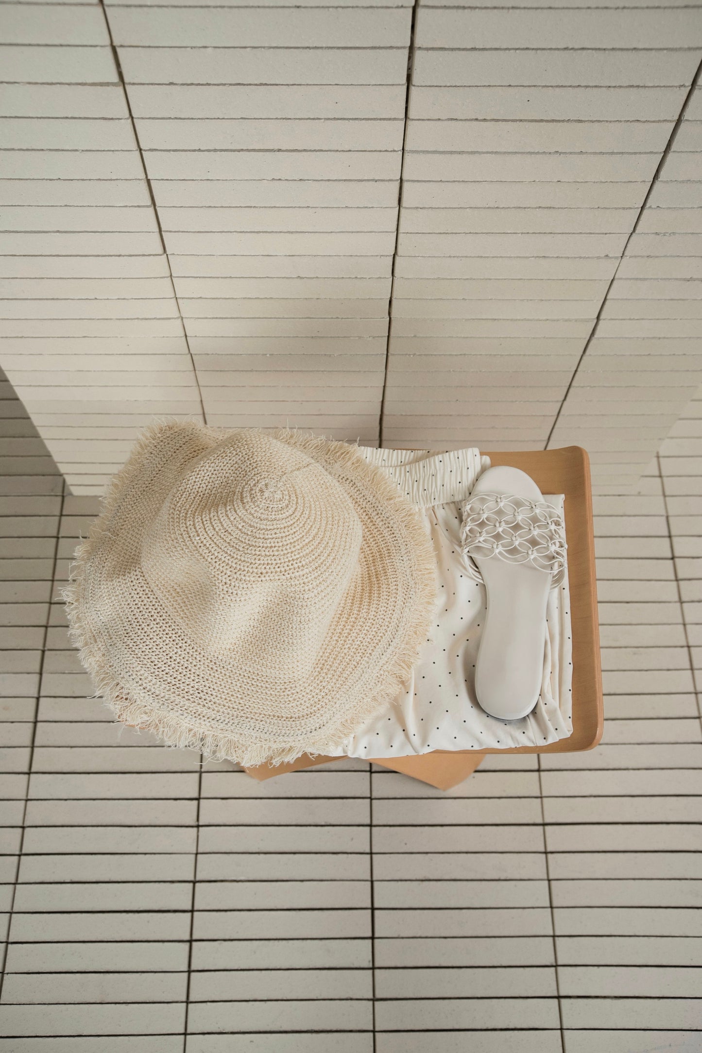 straw like fringe hat