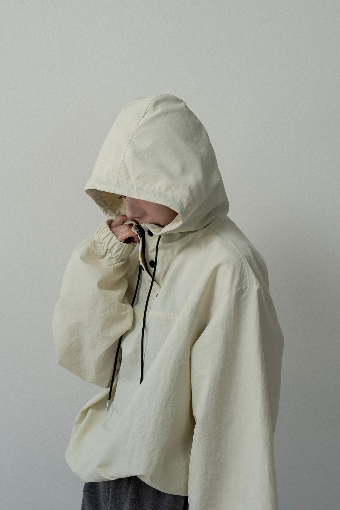 half button shaka hooded blouson