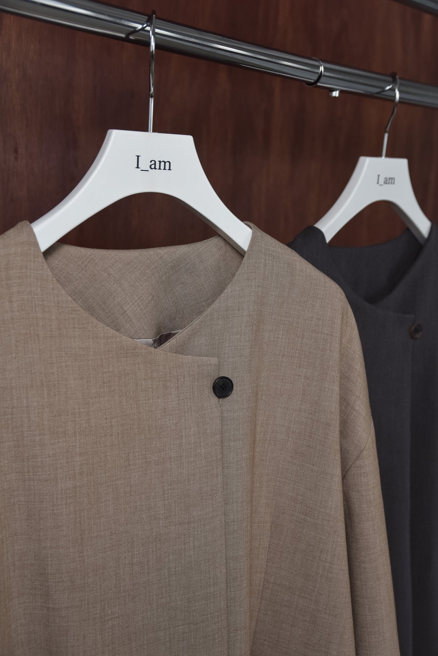 loose silhouette collarless jacket