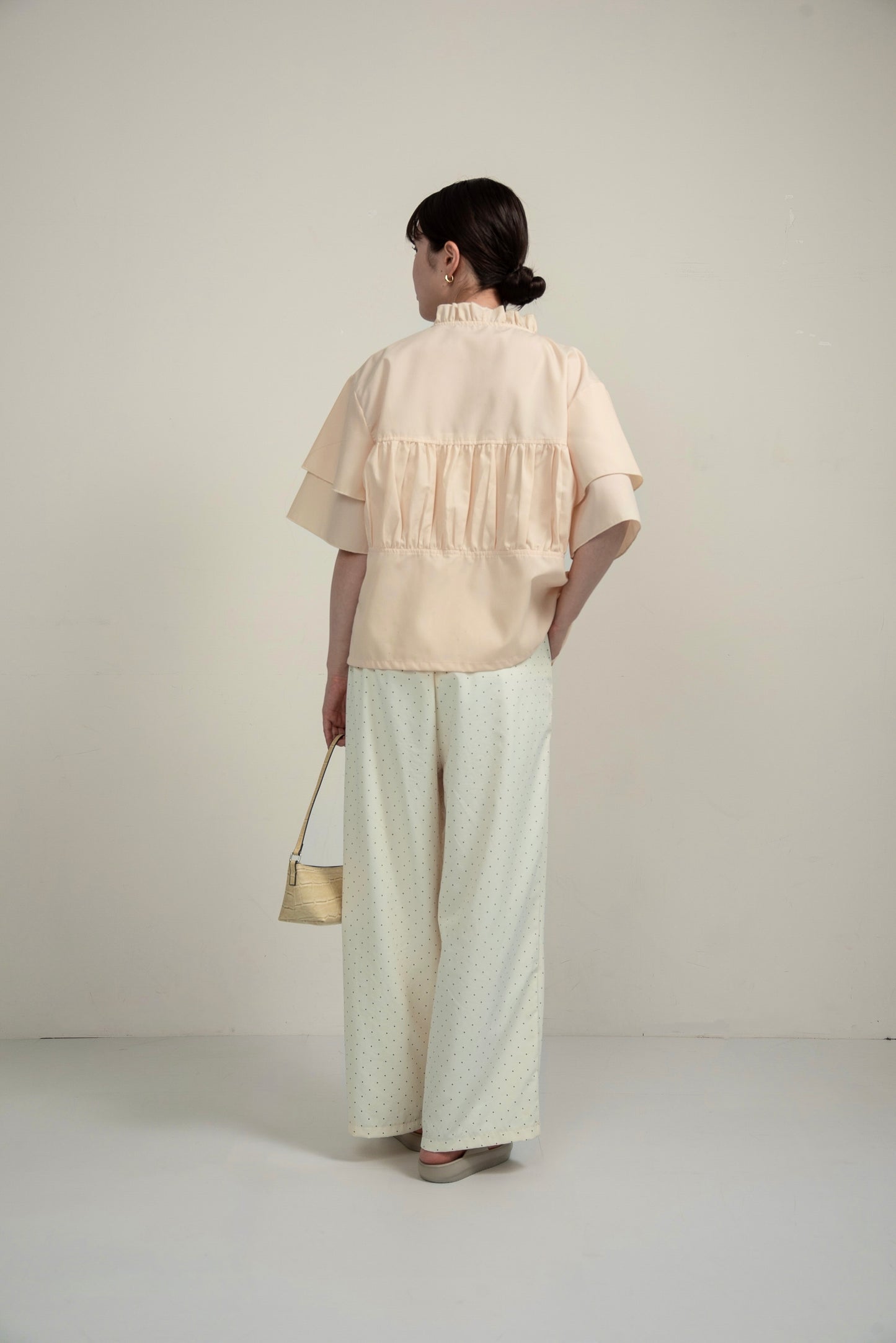 v frill line gather ribbon blouse