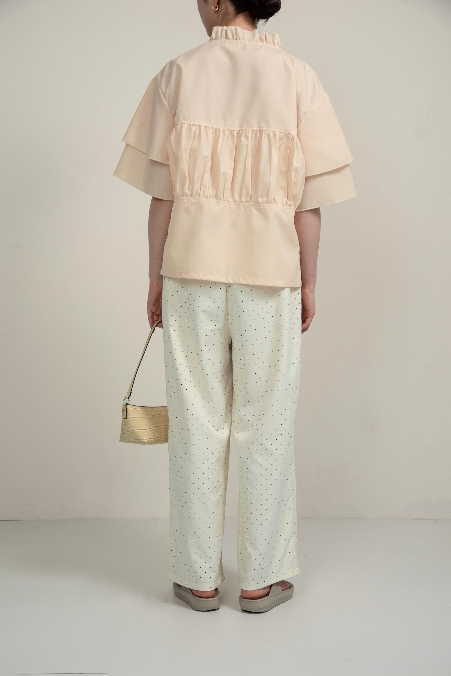 v frill line gather ribbon blouse