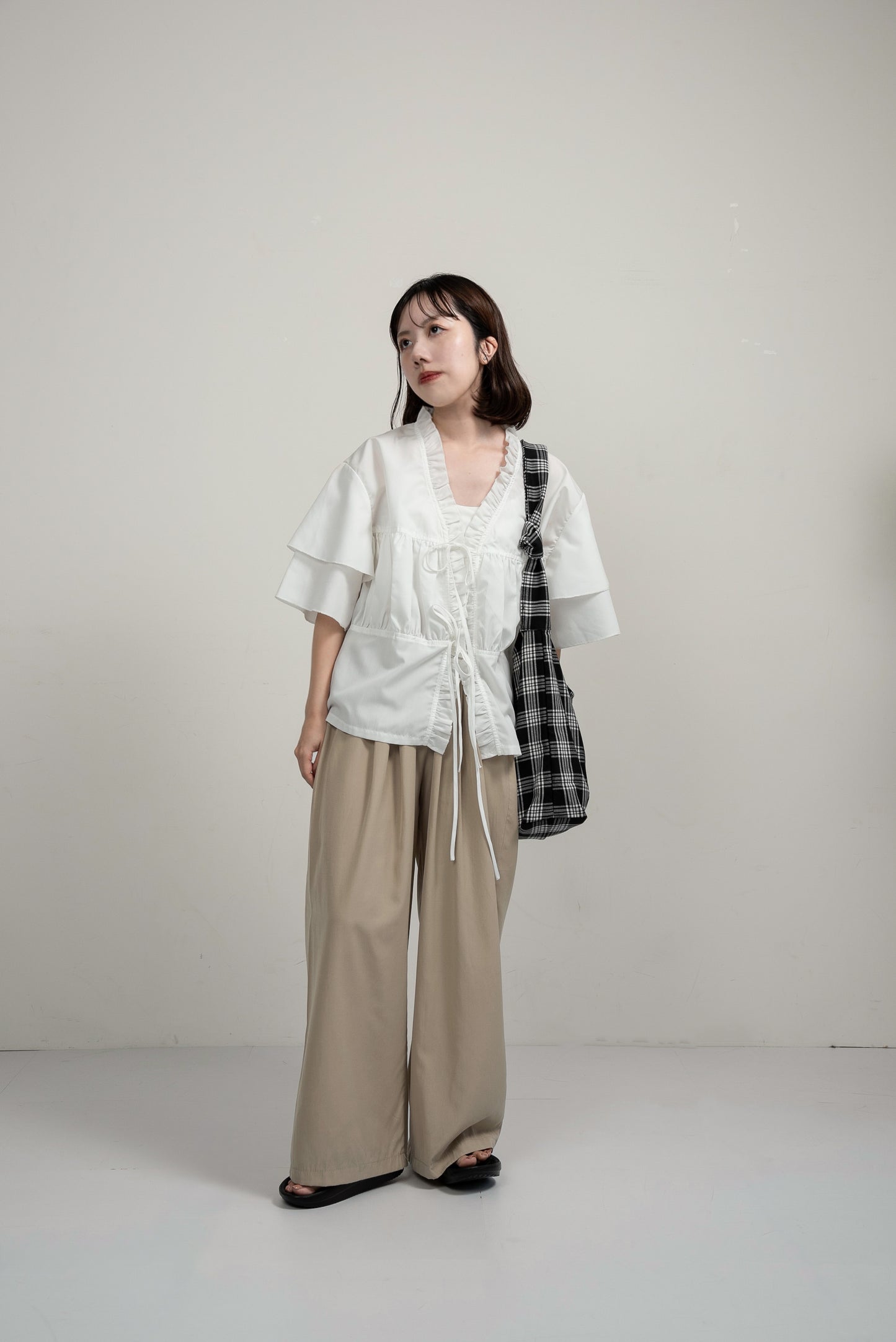 v frill line gather ribbon blouse