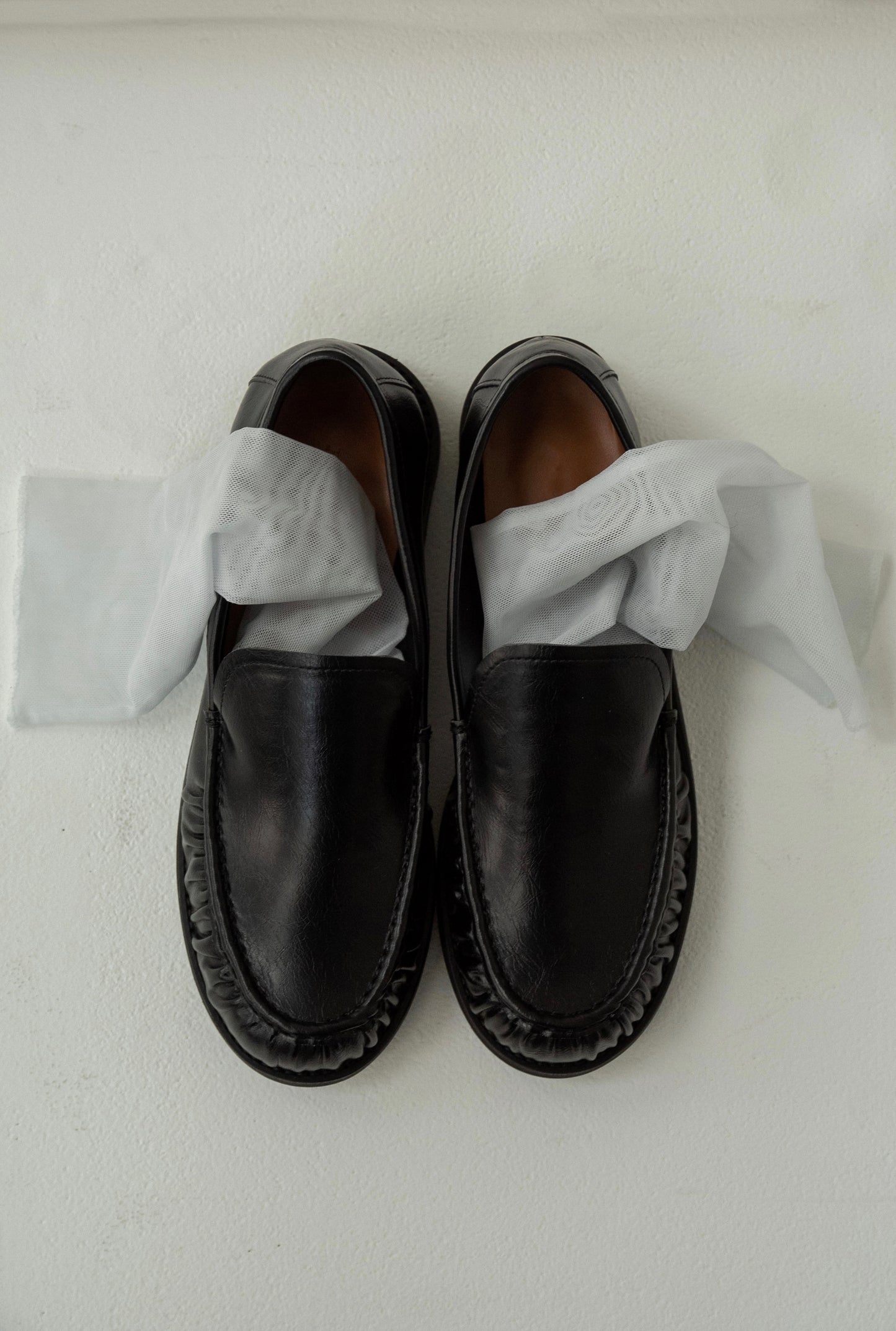 gathered toe accent loafer
