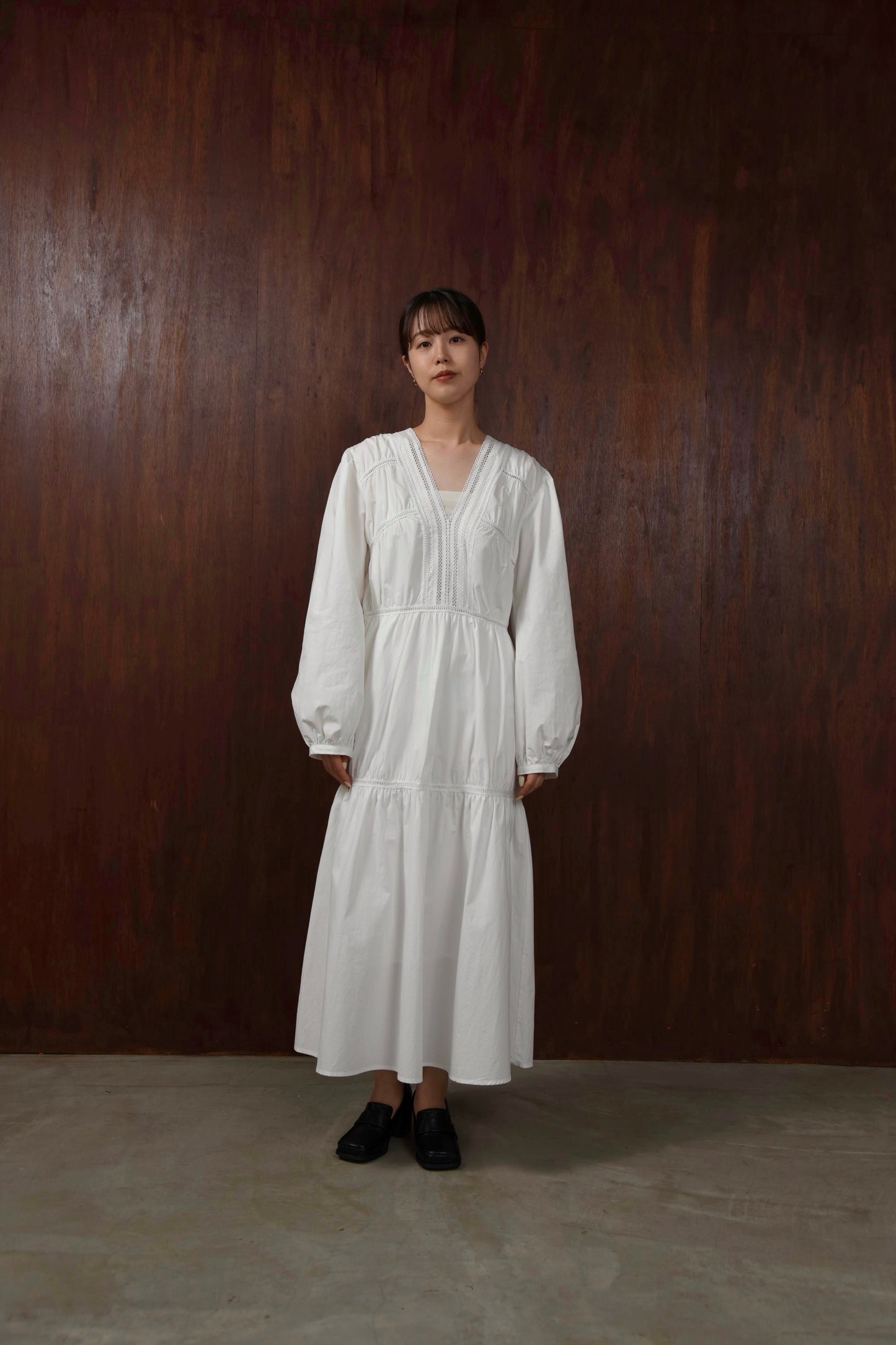 v neck lace tiered dress