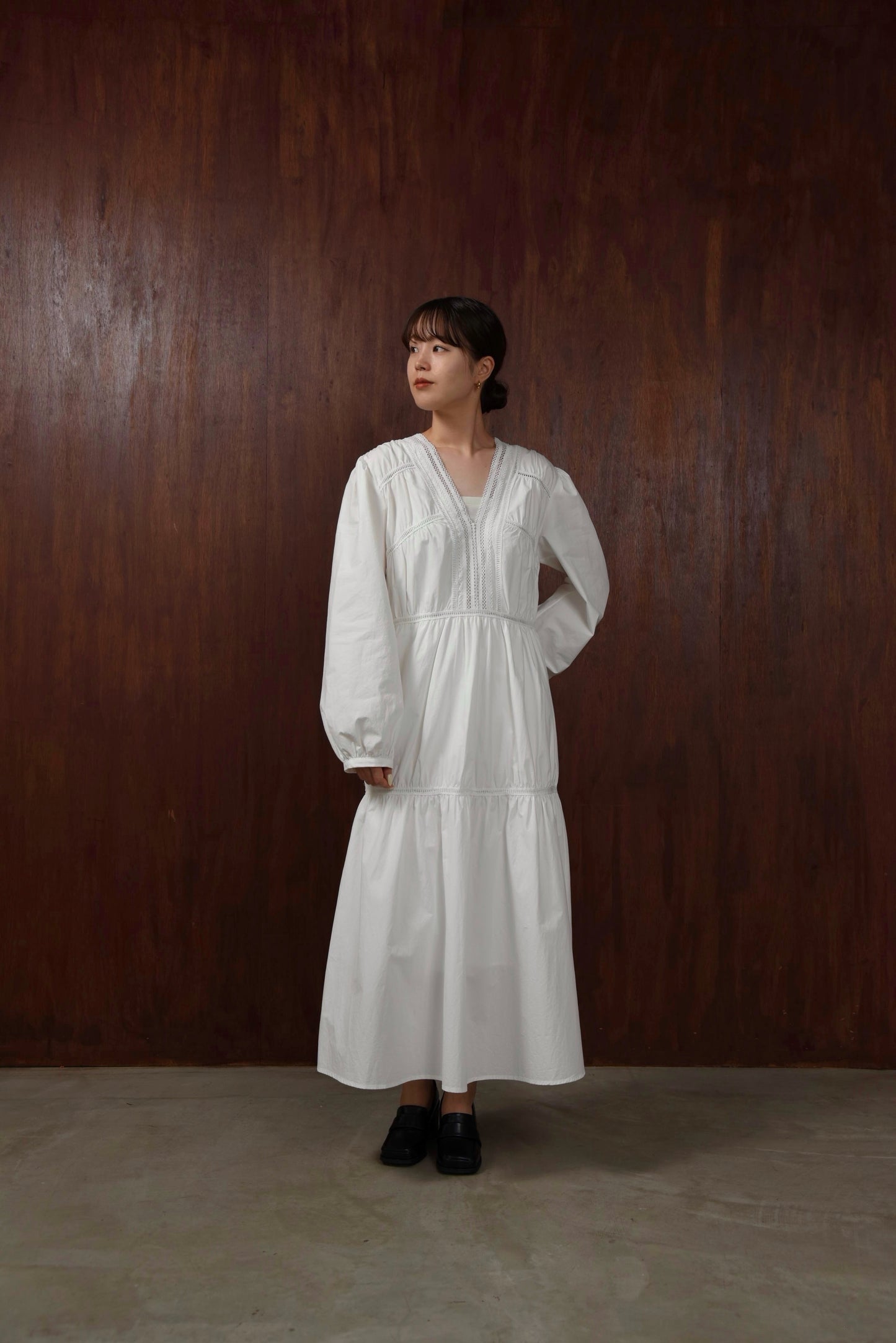 v neck lace tiered dress