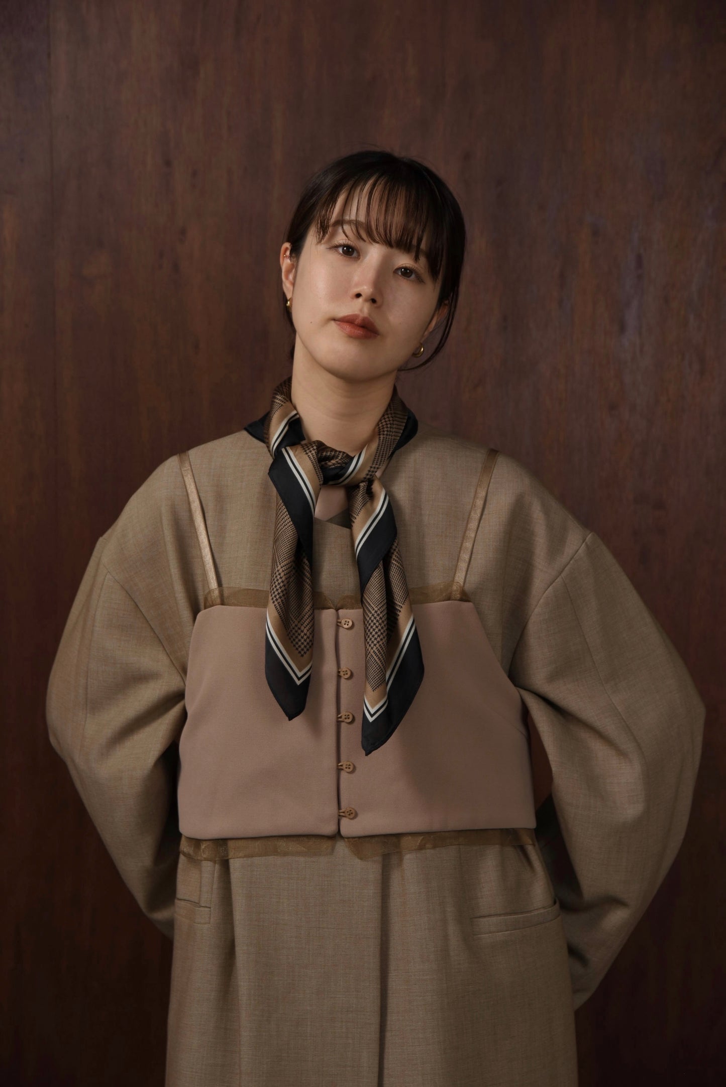 loose silhouette collarless jacket