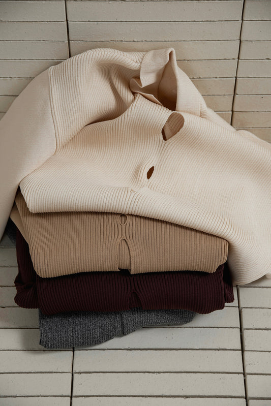 perforated collar puff sleeve knit