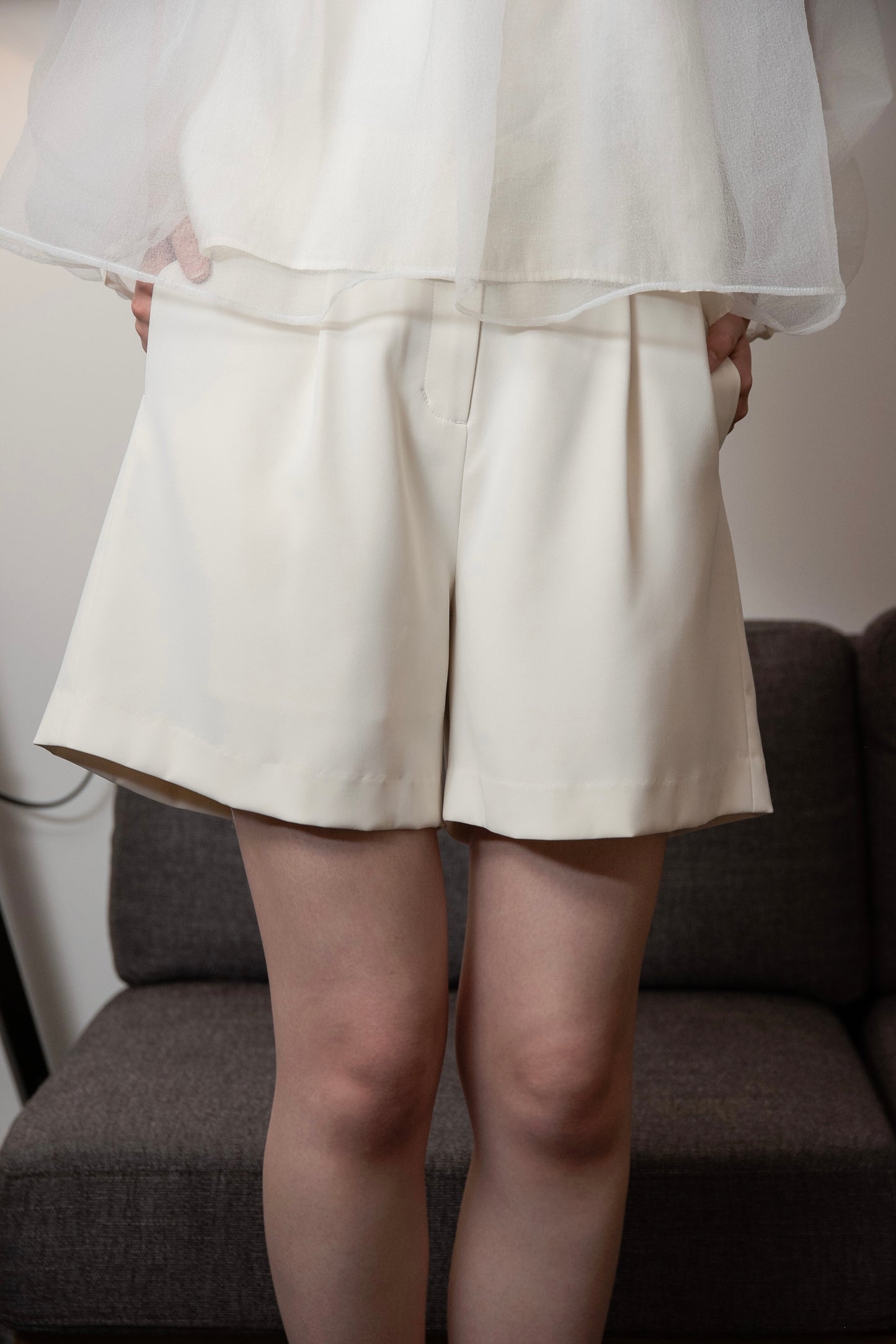 high waist short tuck pants
