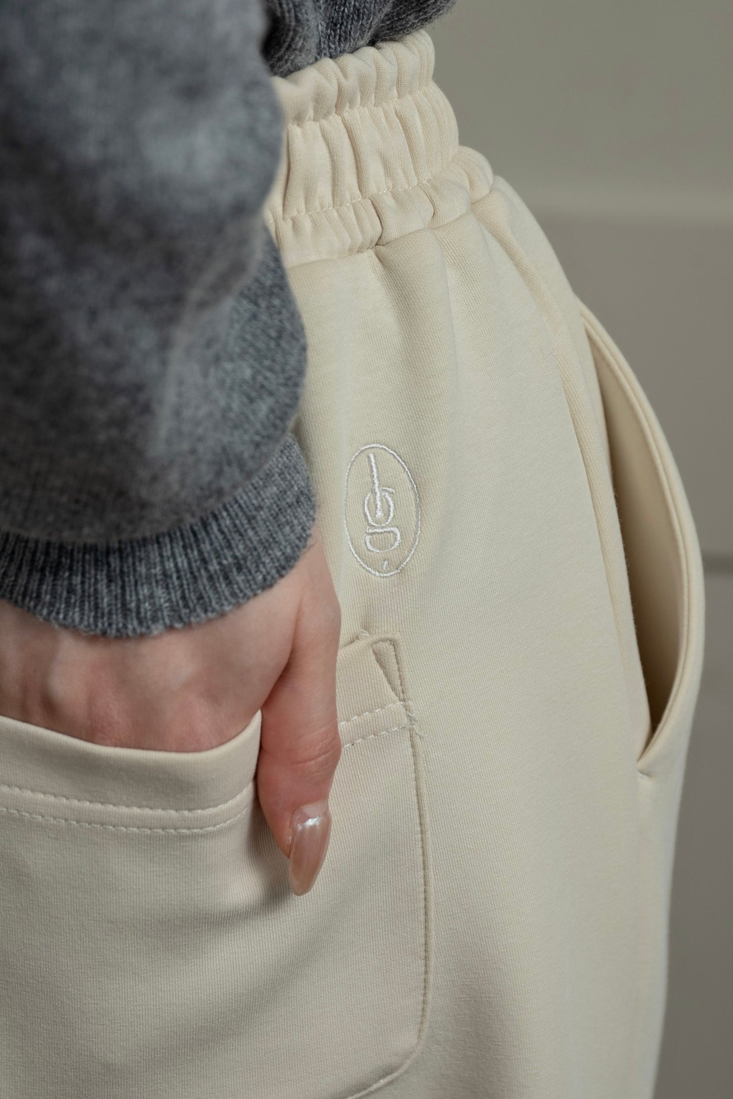 lawgy original logo embroidery sweat pants