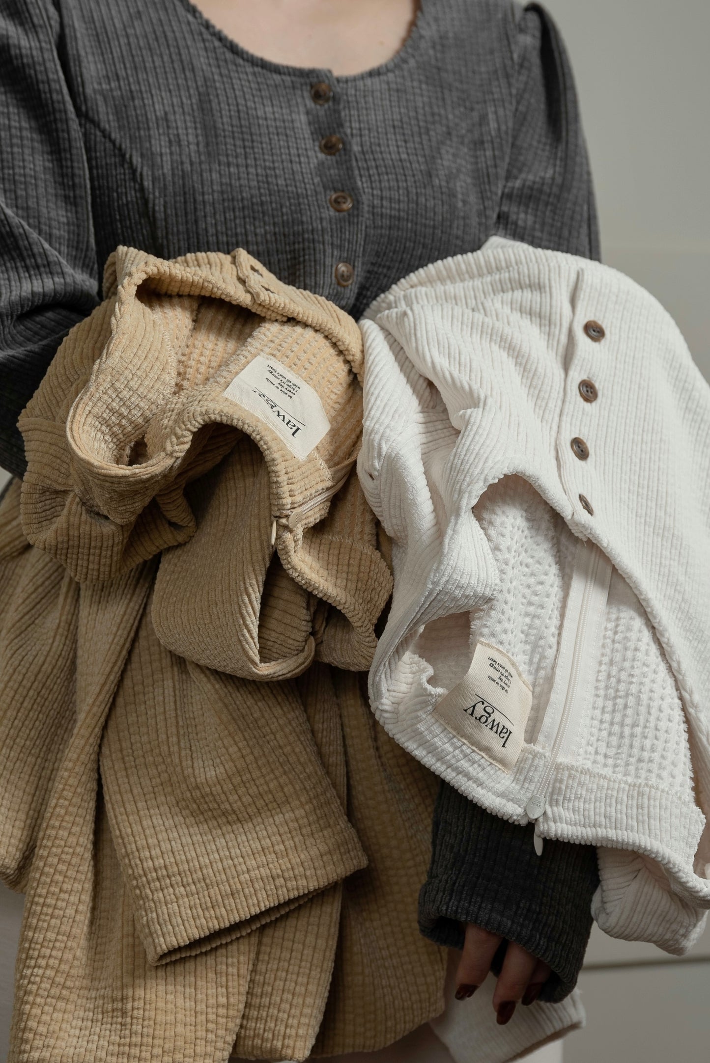 uneck balloon corduroy tops