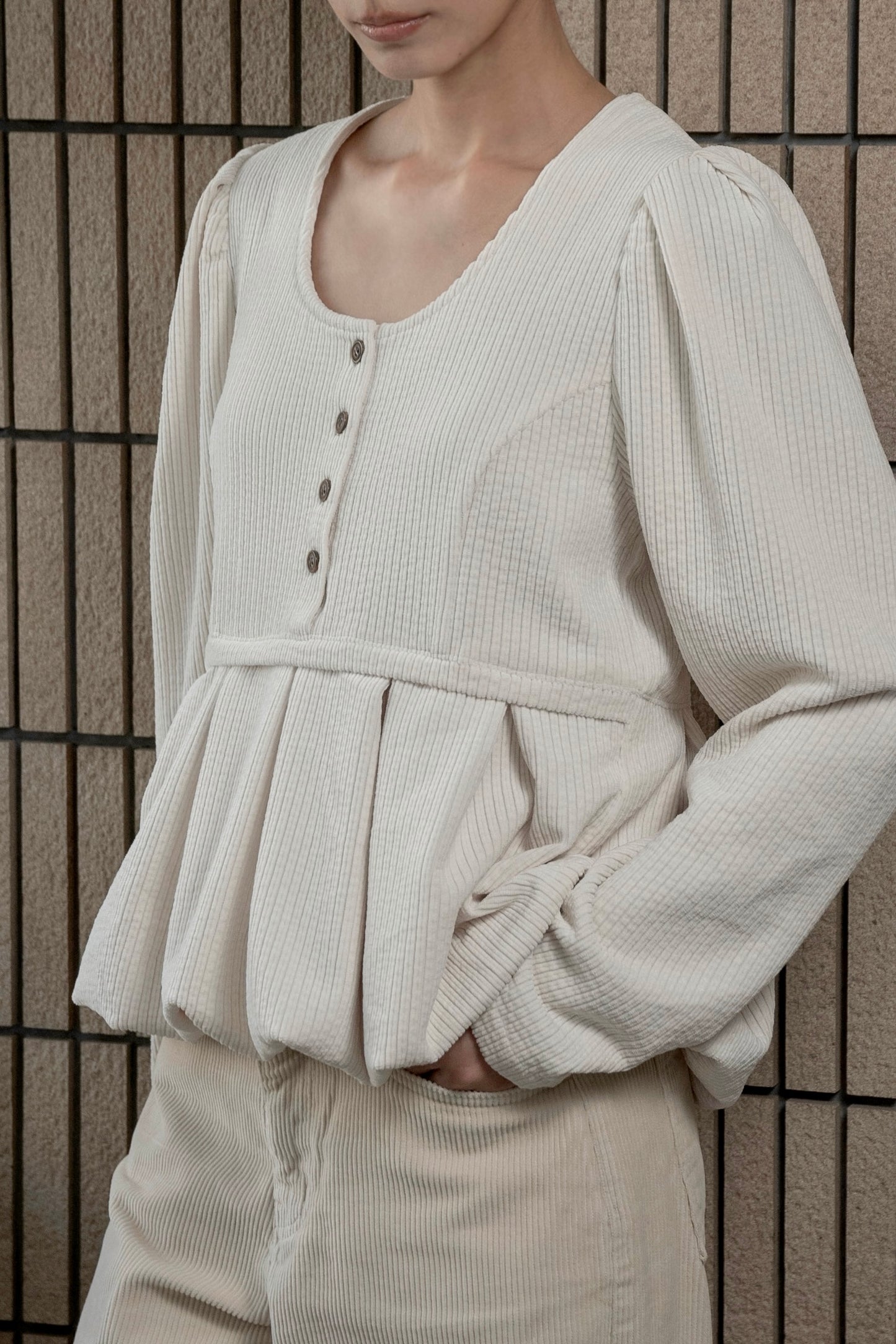 uneck balloon corduroy tops