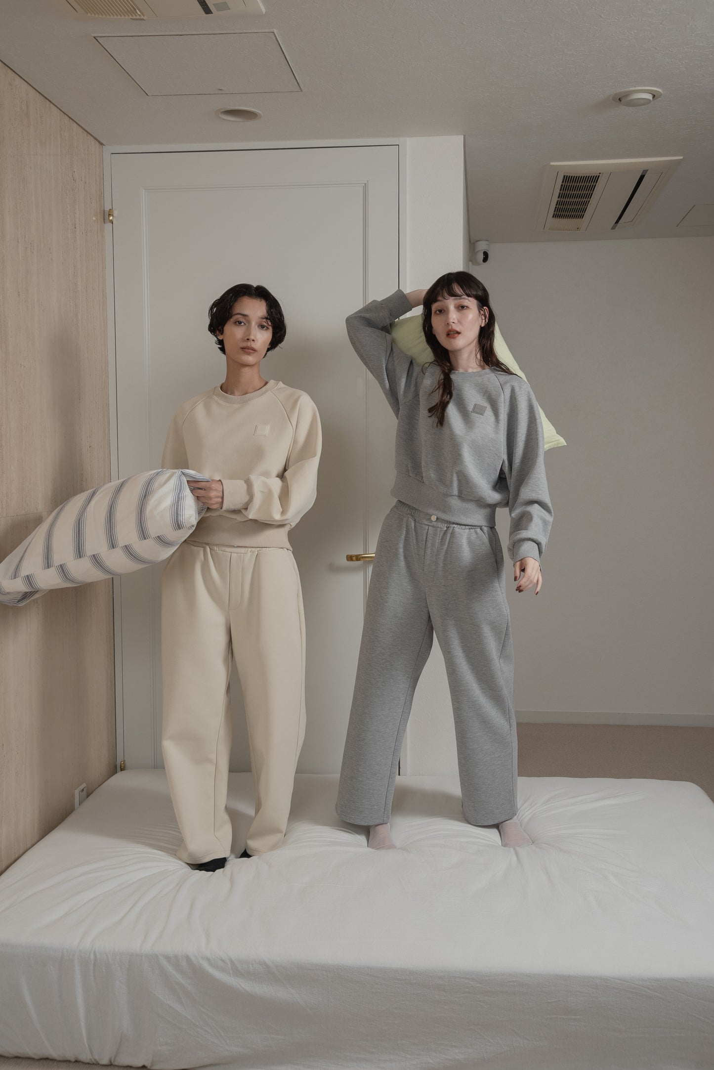 lawgy original logo embroidery sweat pants