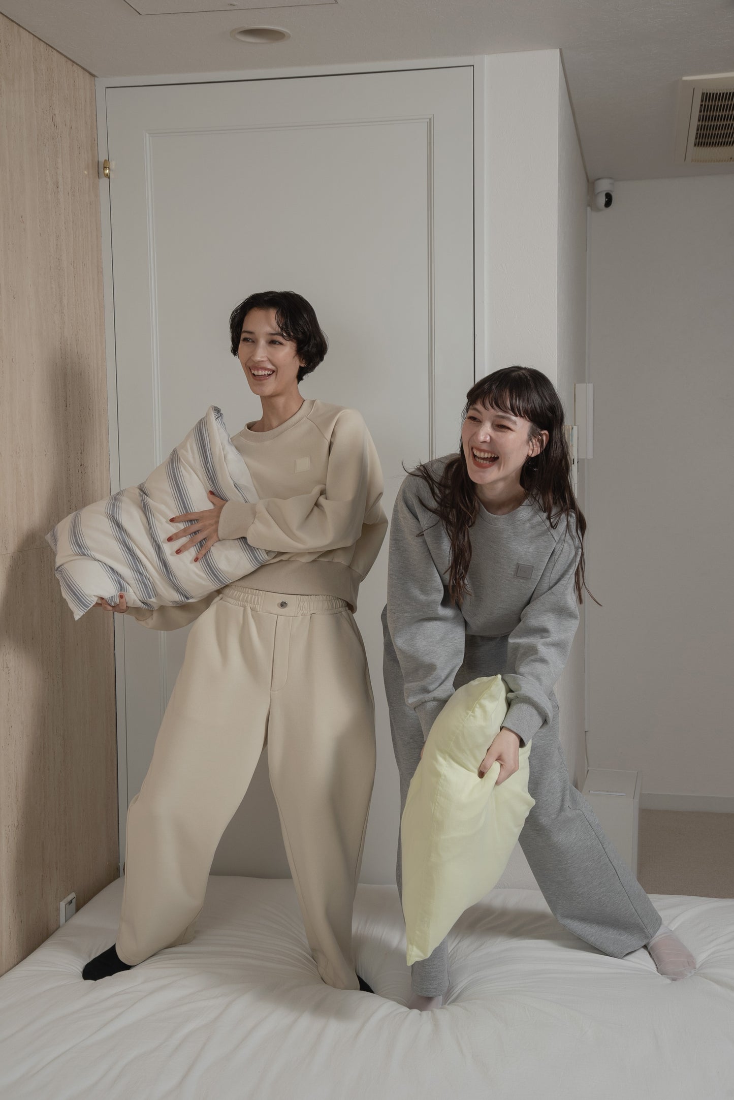 lawgy original logo embroidery sweat pants