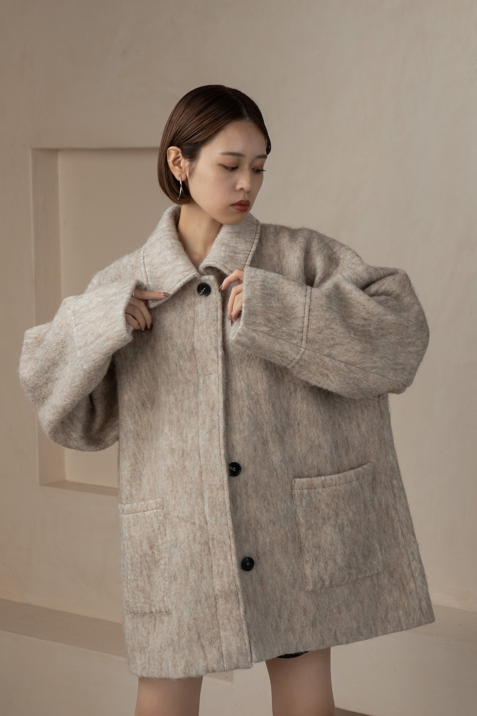 現在予約発売中の人気商品ですeim amiur shaggy midi outer beige ...