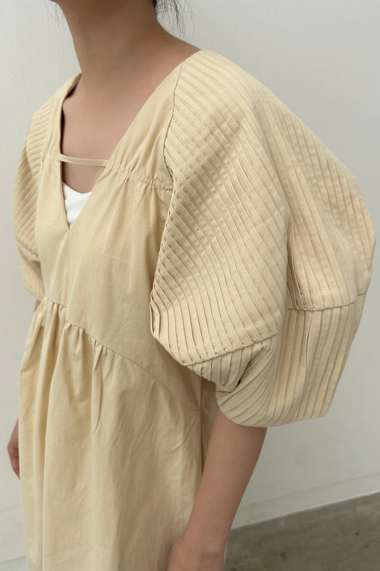 v sleeve pin tuck cocoon op【eim plus+限定アイテム】