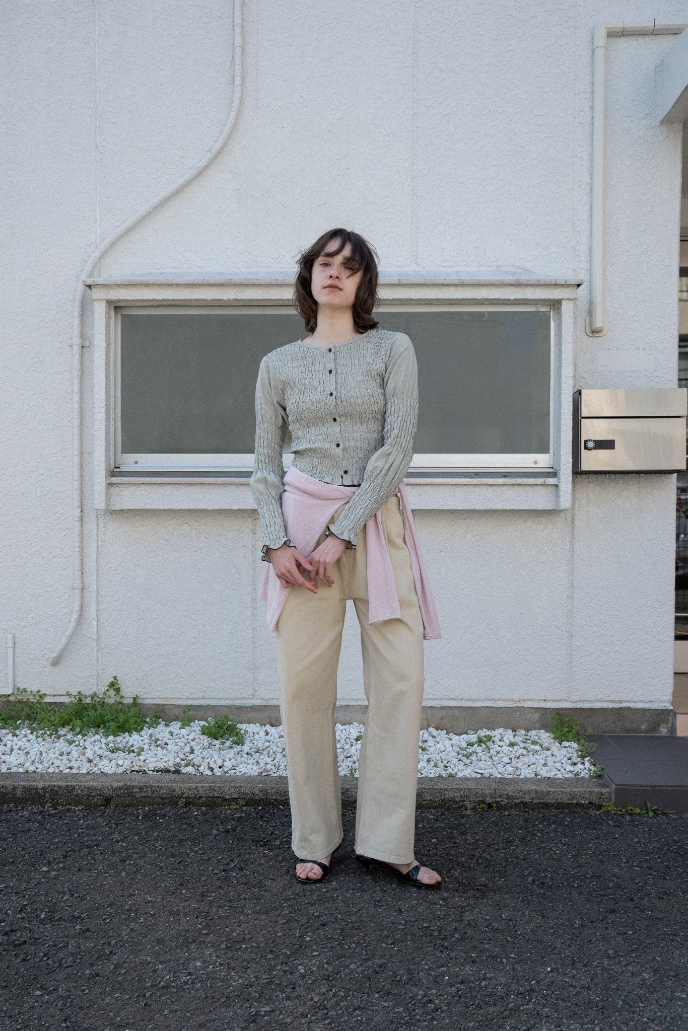 button point random shirring blouse