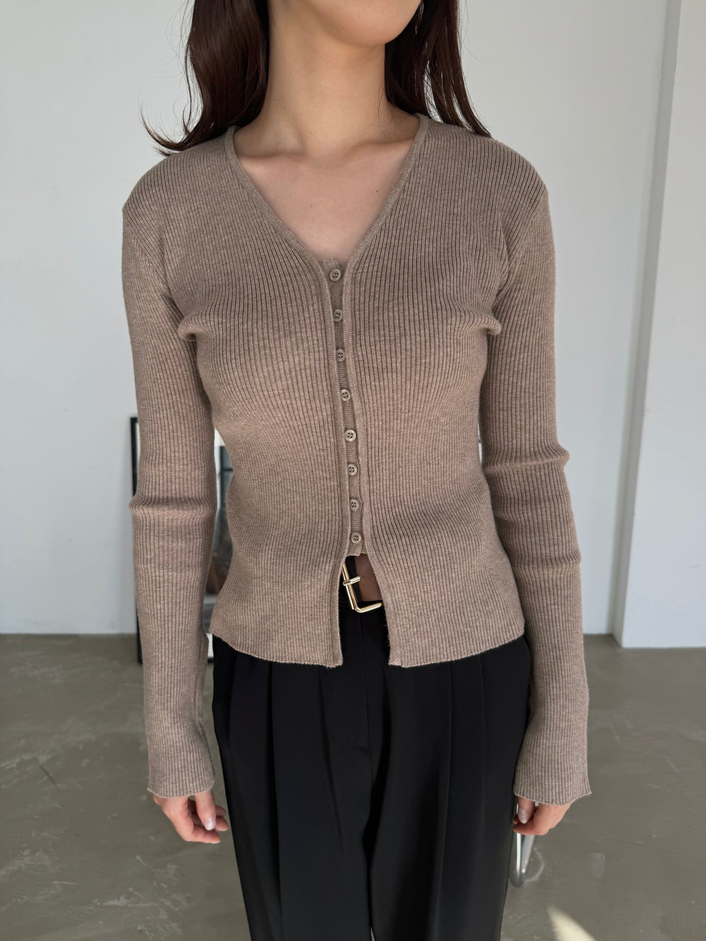 v neck design knit cardigan