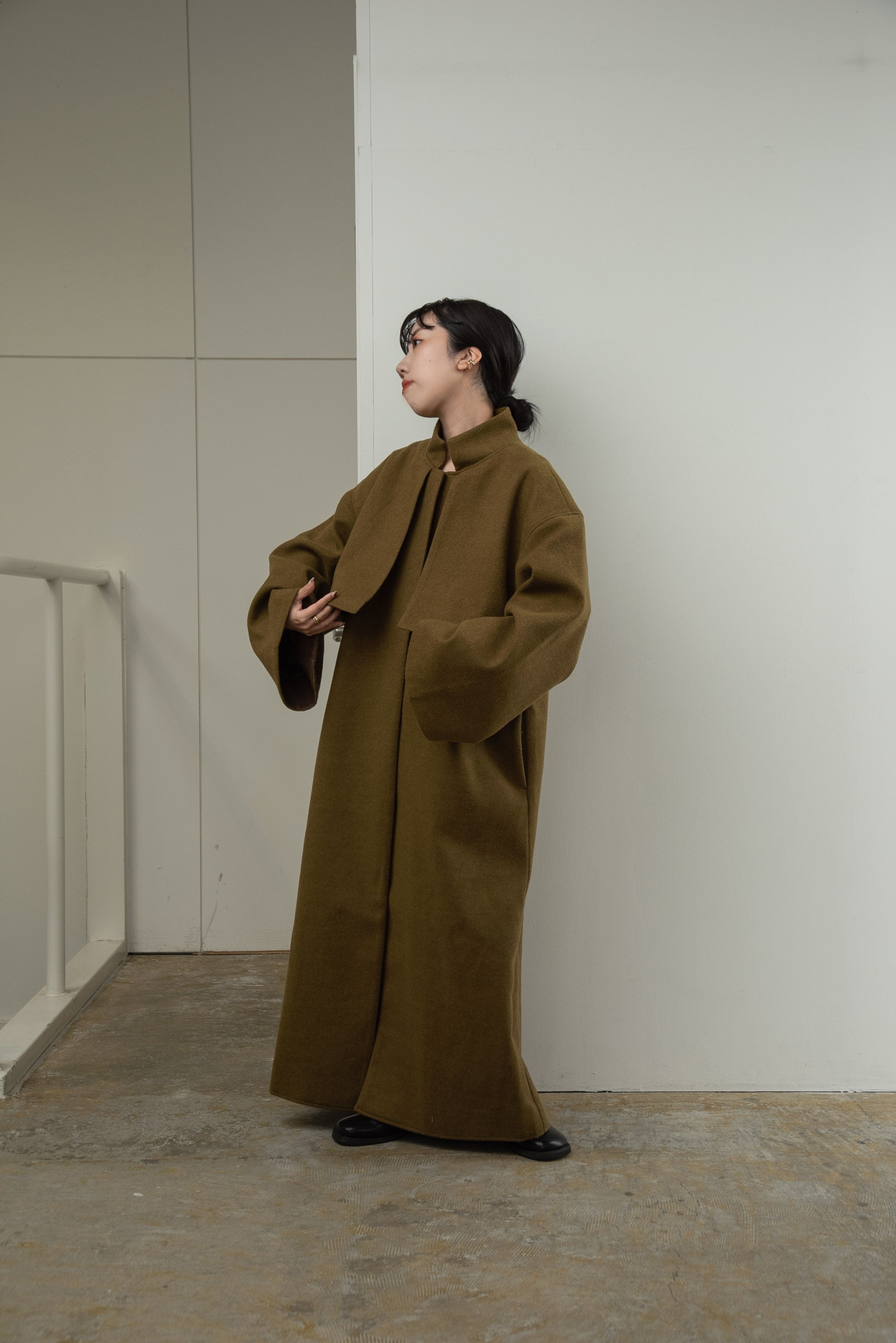 stand neck leather cuff coat – eim online（エイム オンライン）