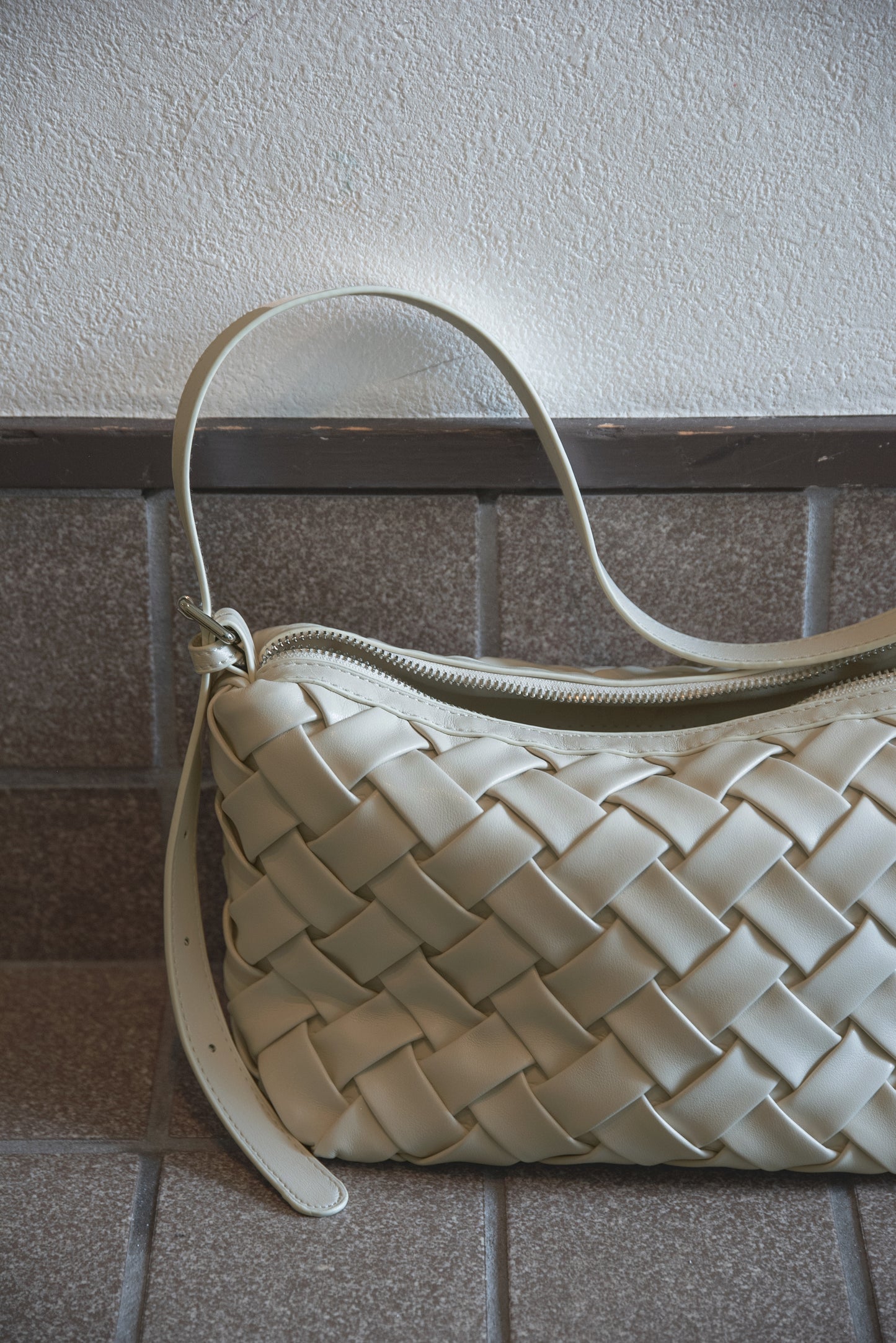 woven look single handle bag