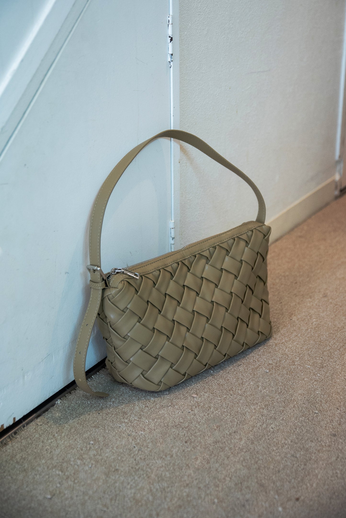 woven look single handle bag