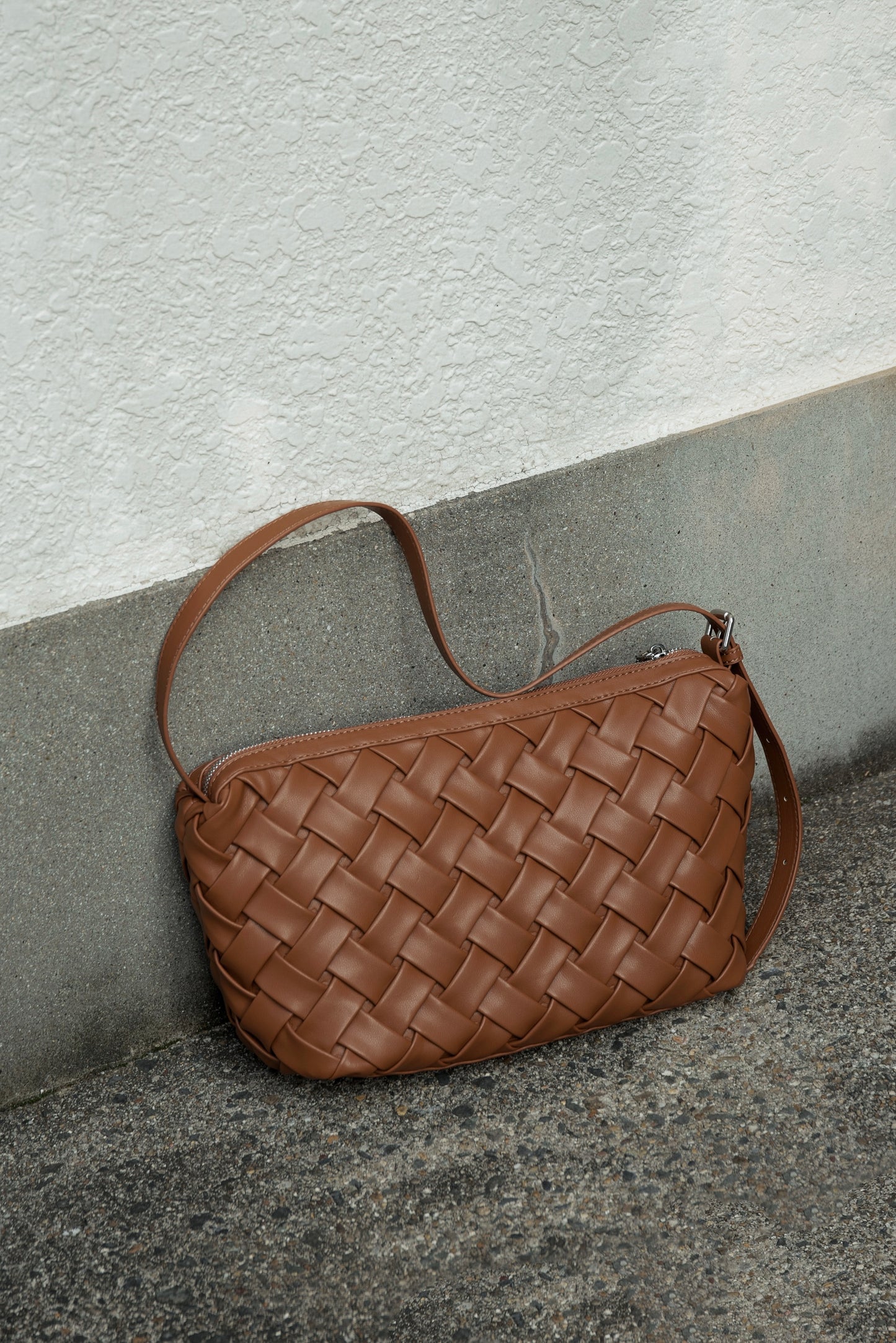 woven look single handle bag