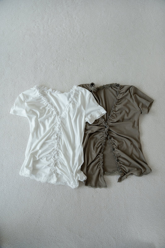 gathered accent lace trim tops【eim plus+限定アイテム】