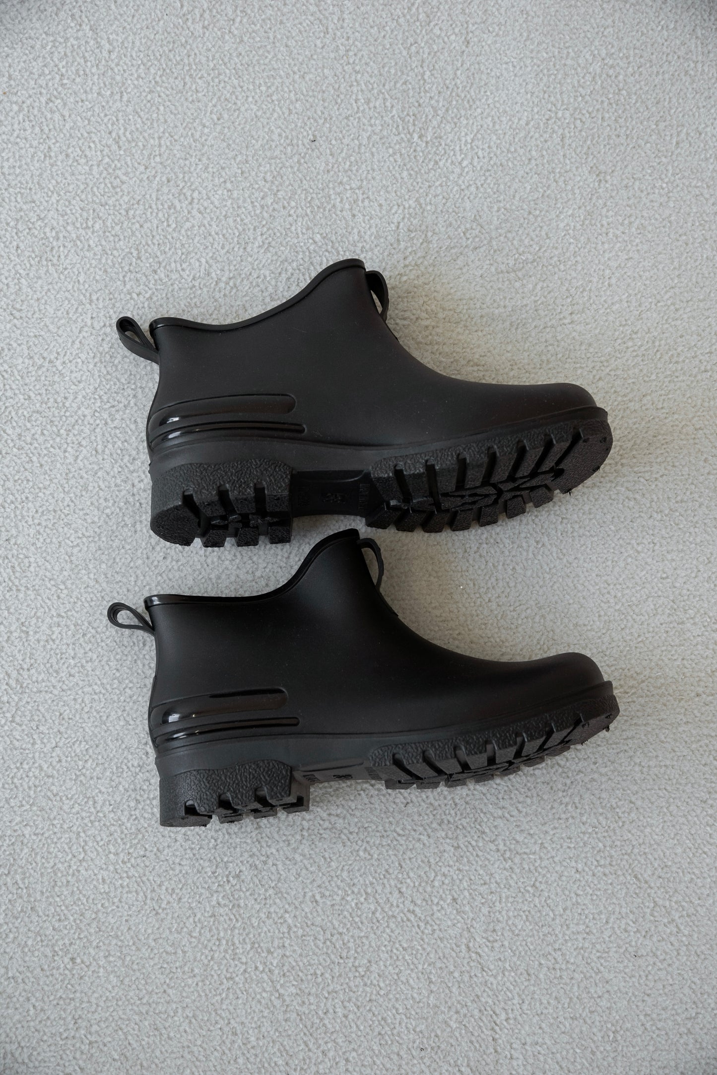 matte short rain boots