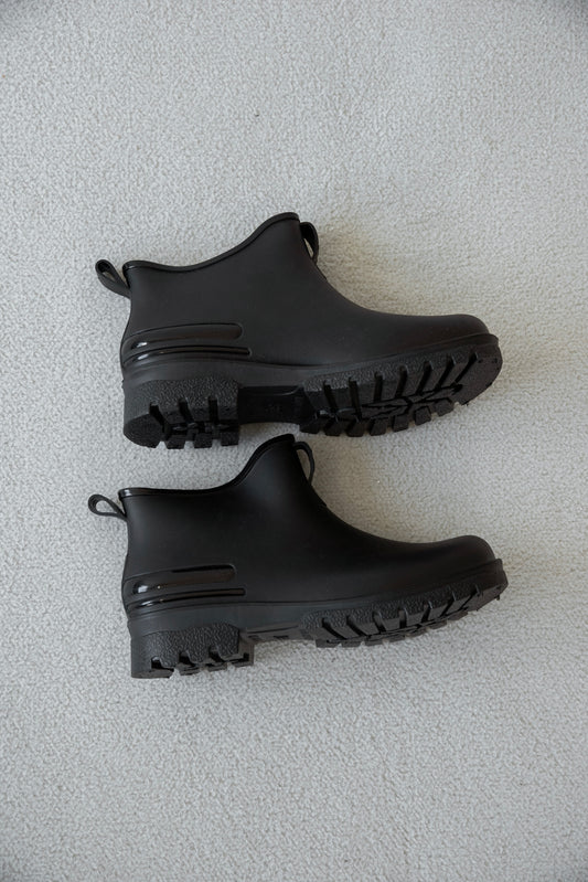 matte short rain boots